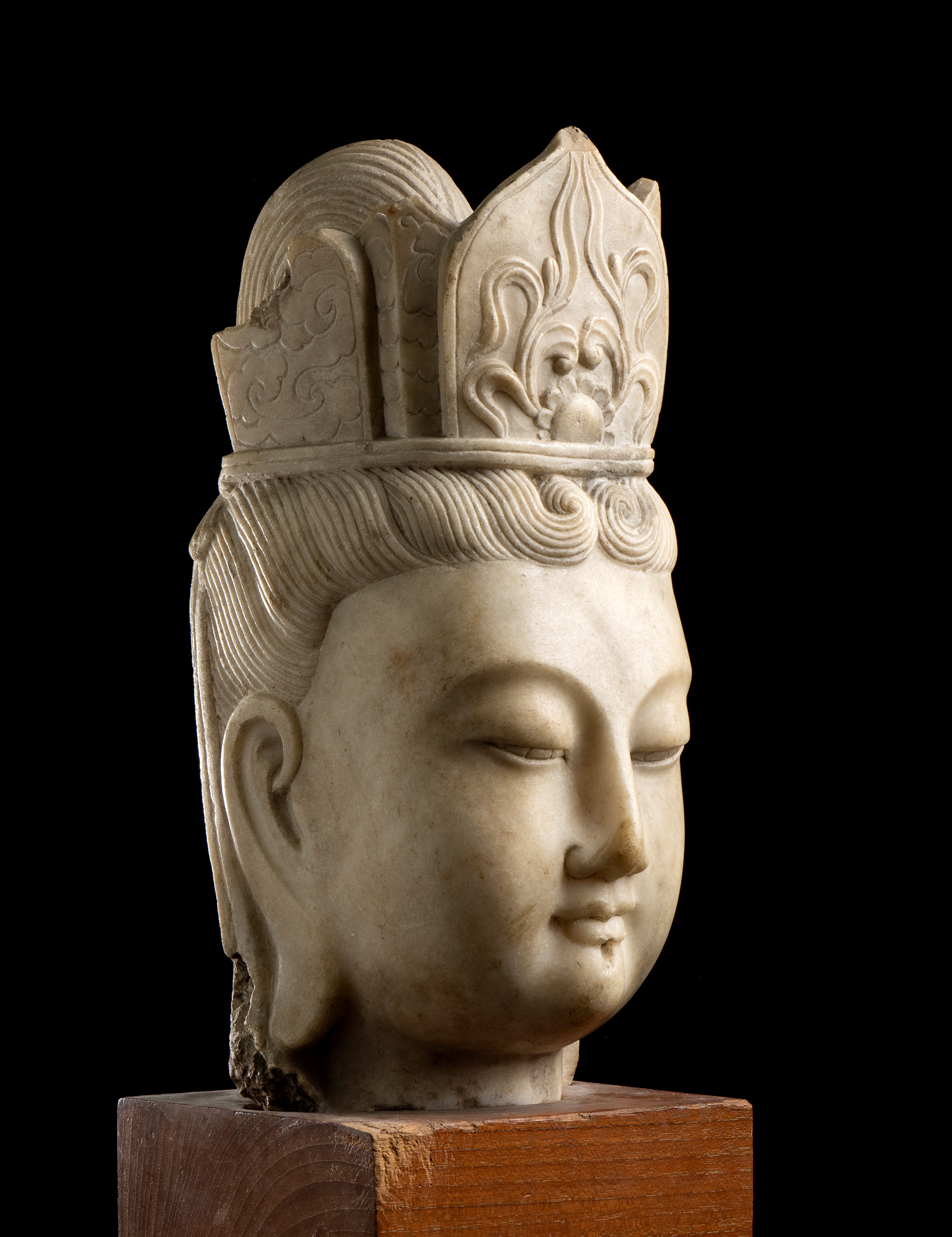 TESTA DI BODHISATTVA IN MARMO