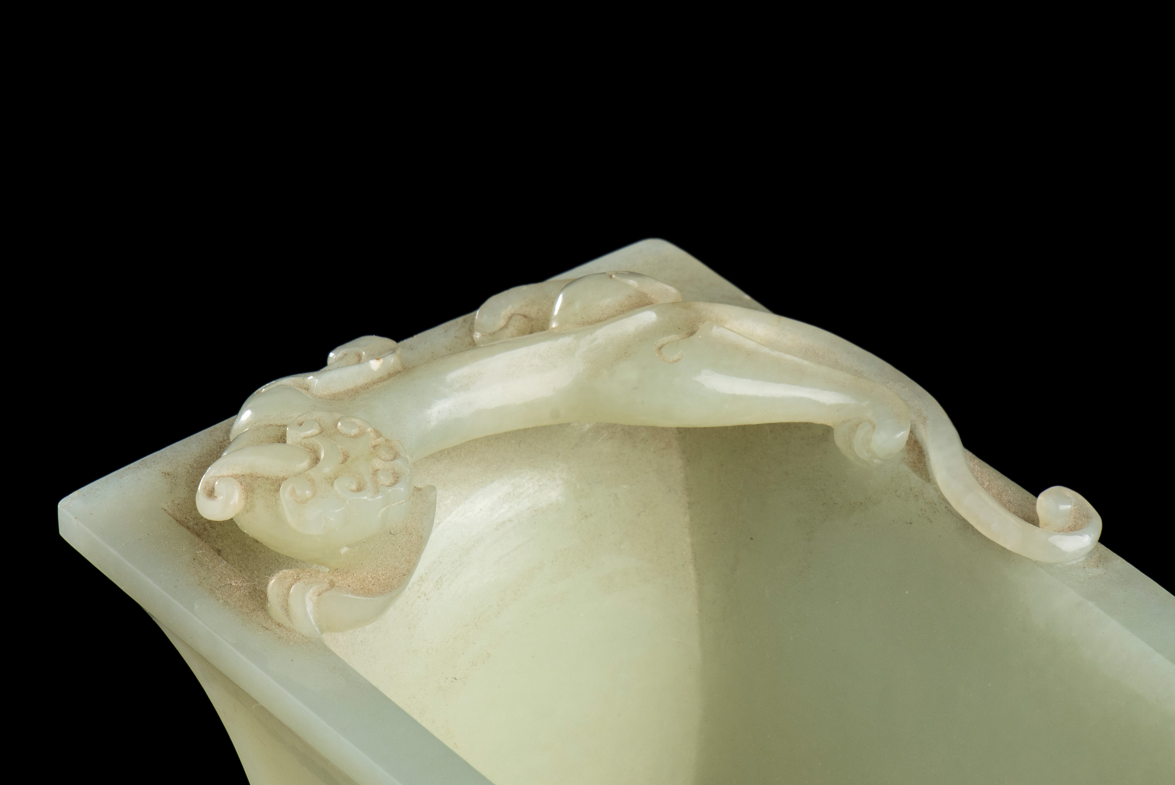 VASO GU IN GIADA VERDE CHIARO