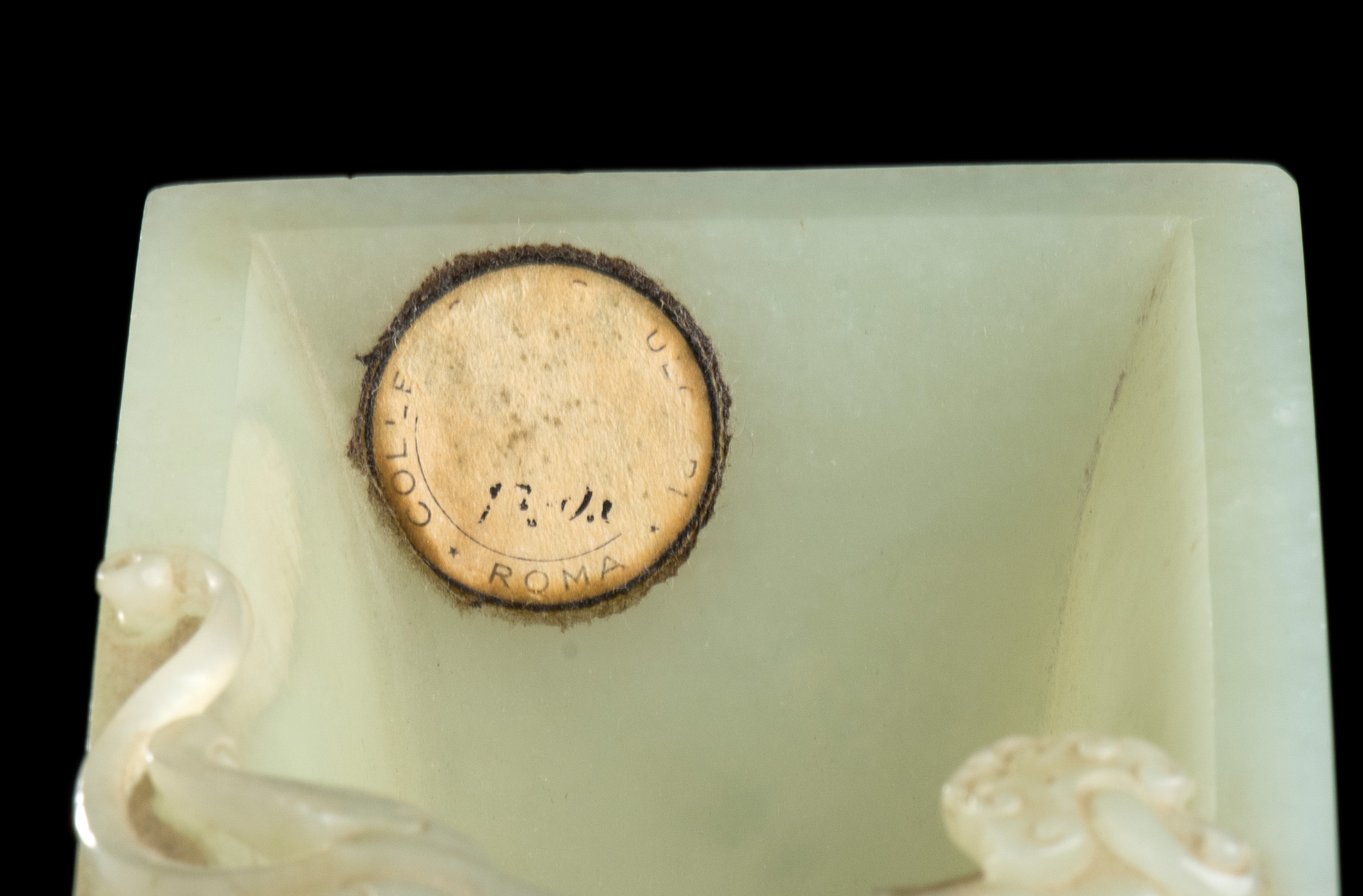 VASO GU IN GIADA VERDE CHIARO