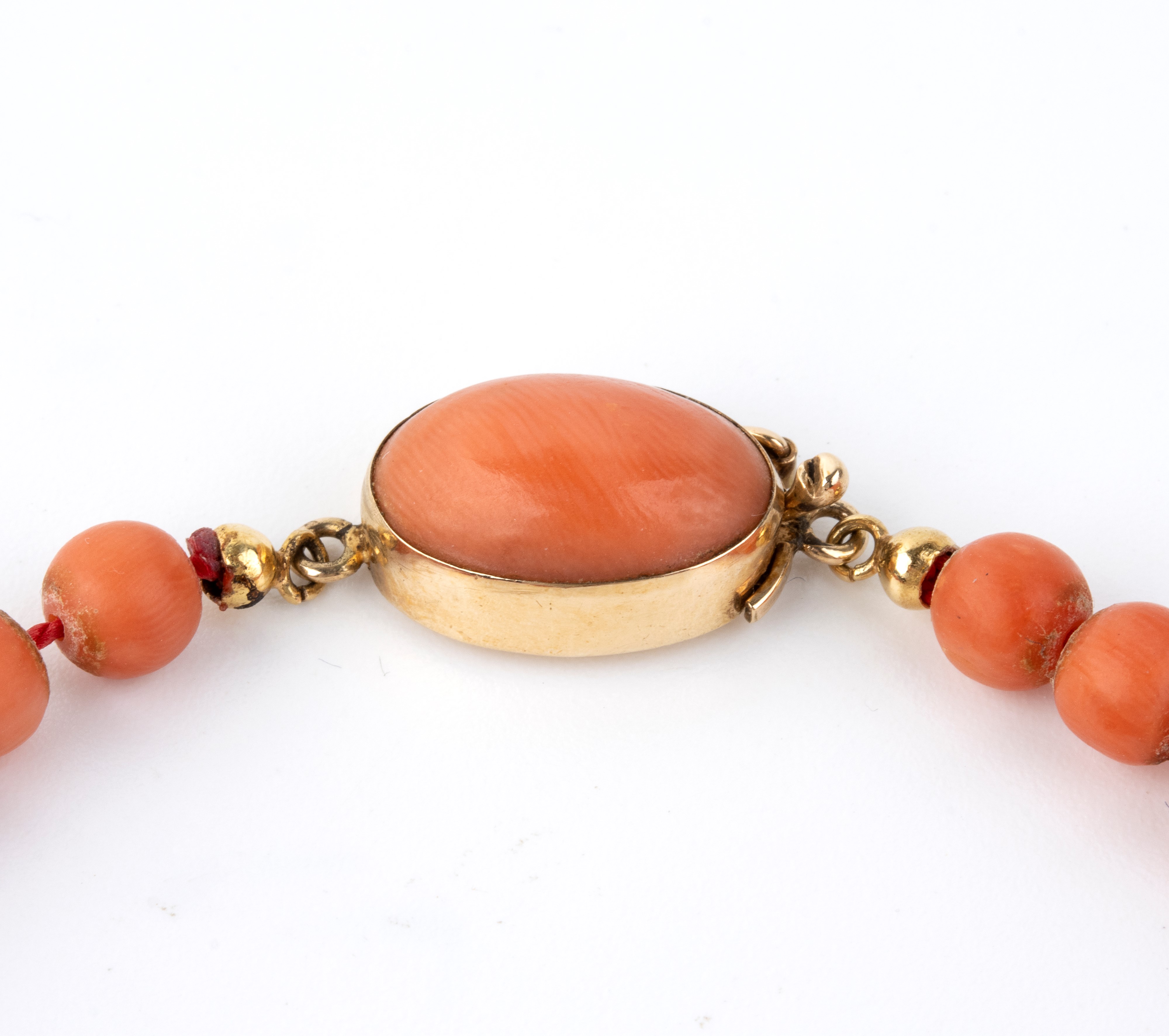 Collana in corallo Mediterraneo ed oro