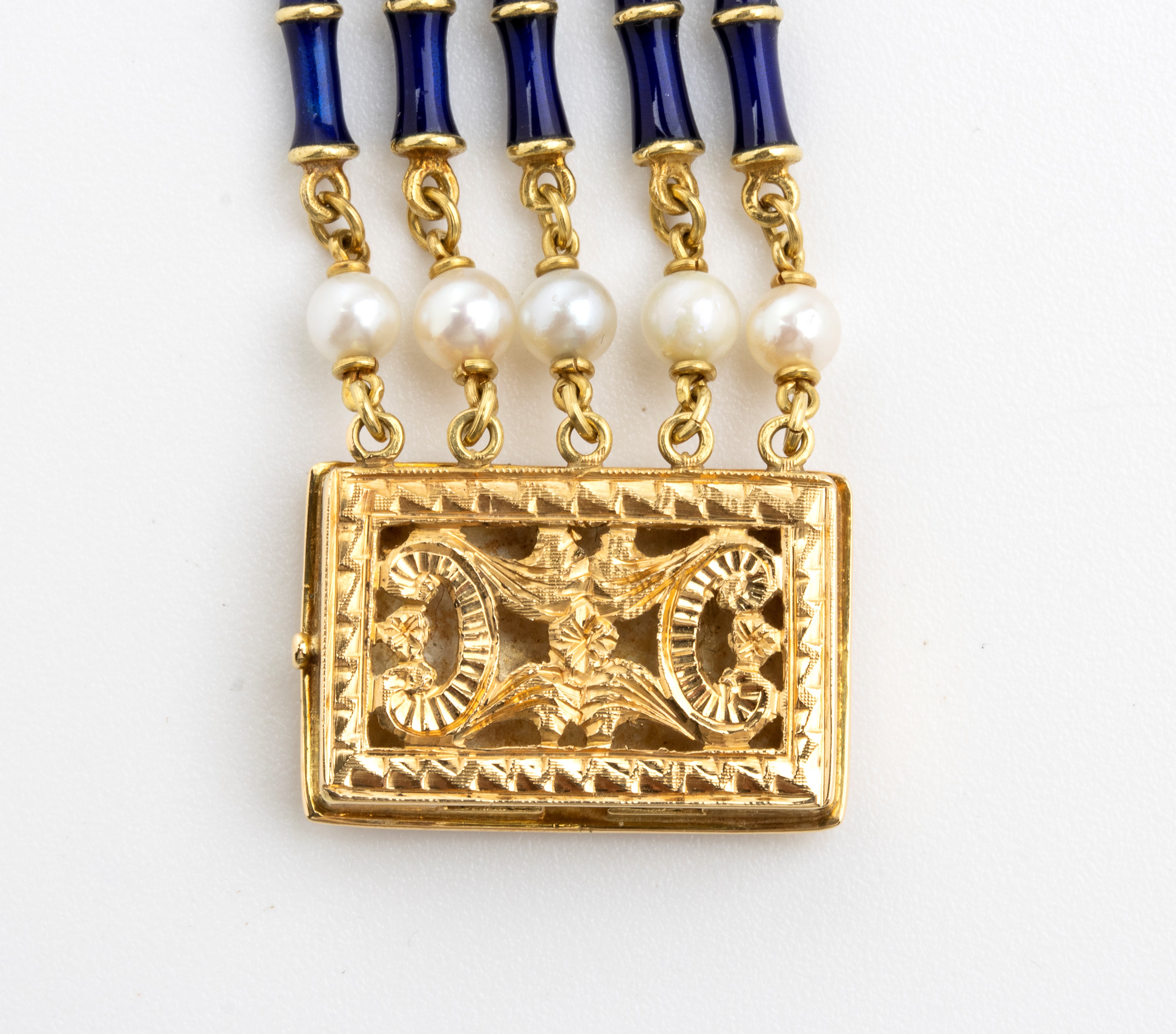 Bracciale in oro, perle e smalti