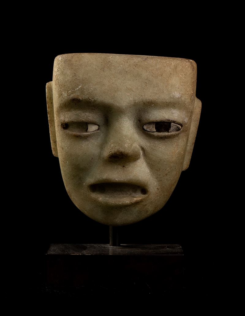 Rara Maschera in Alabastro Verde Chiaro