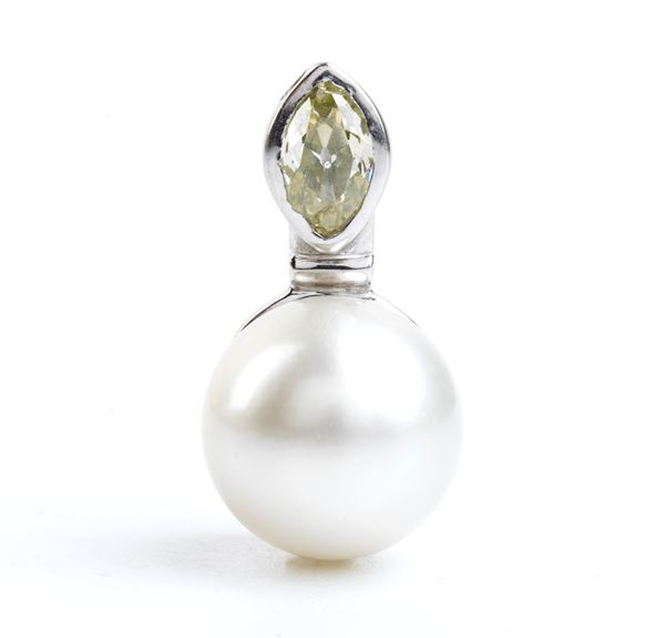 Diamond pearl gold pendant   