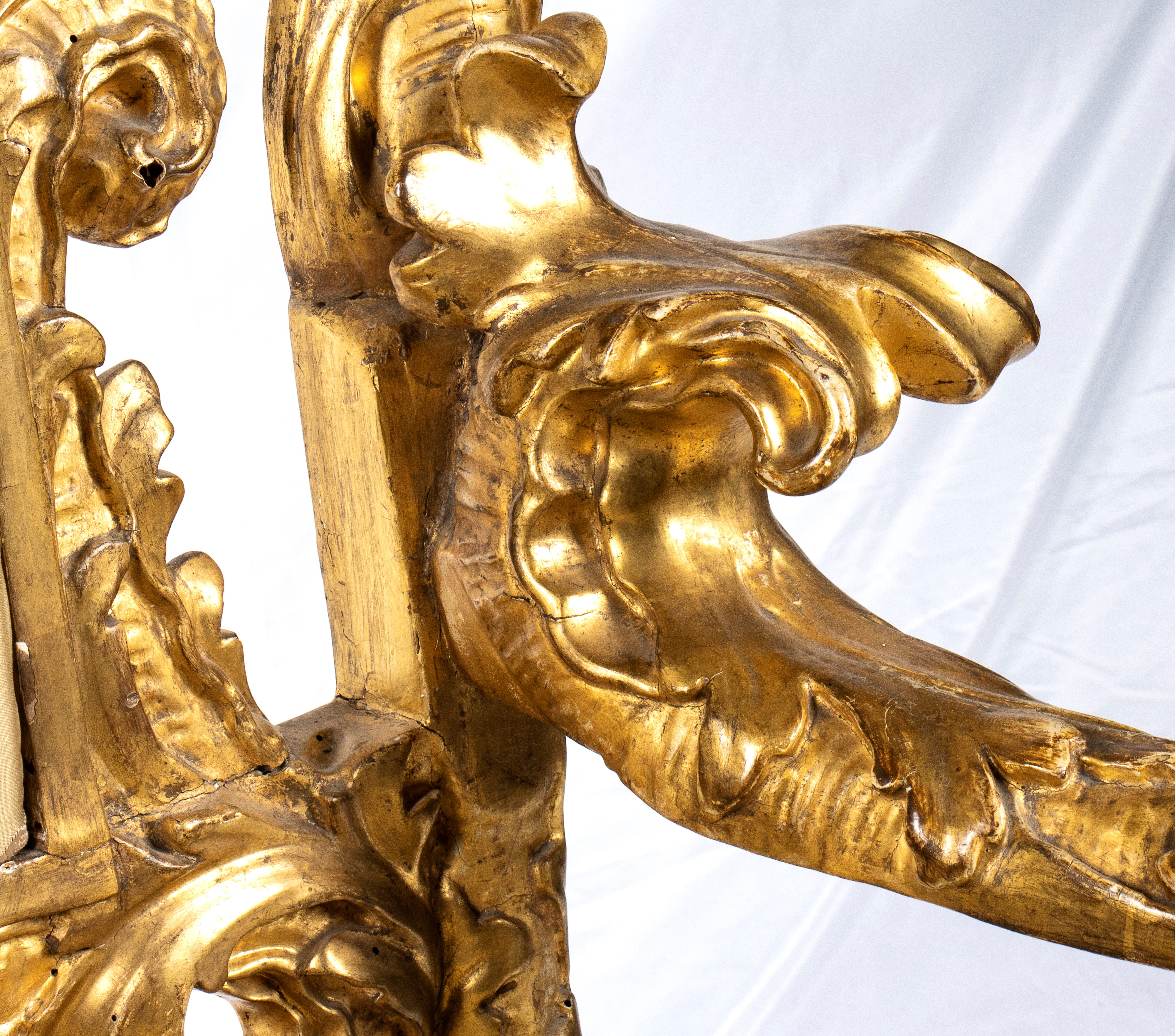 Trono Romano dello Stato Pontificio in Legno Dorato