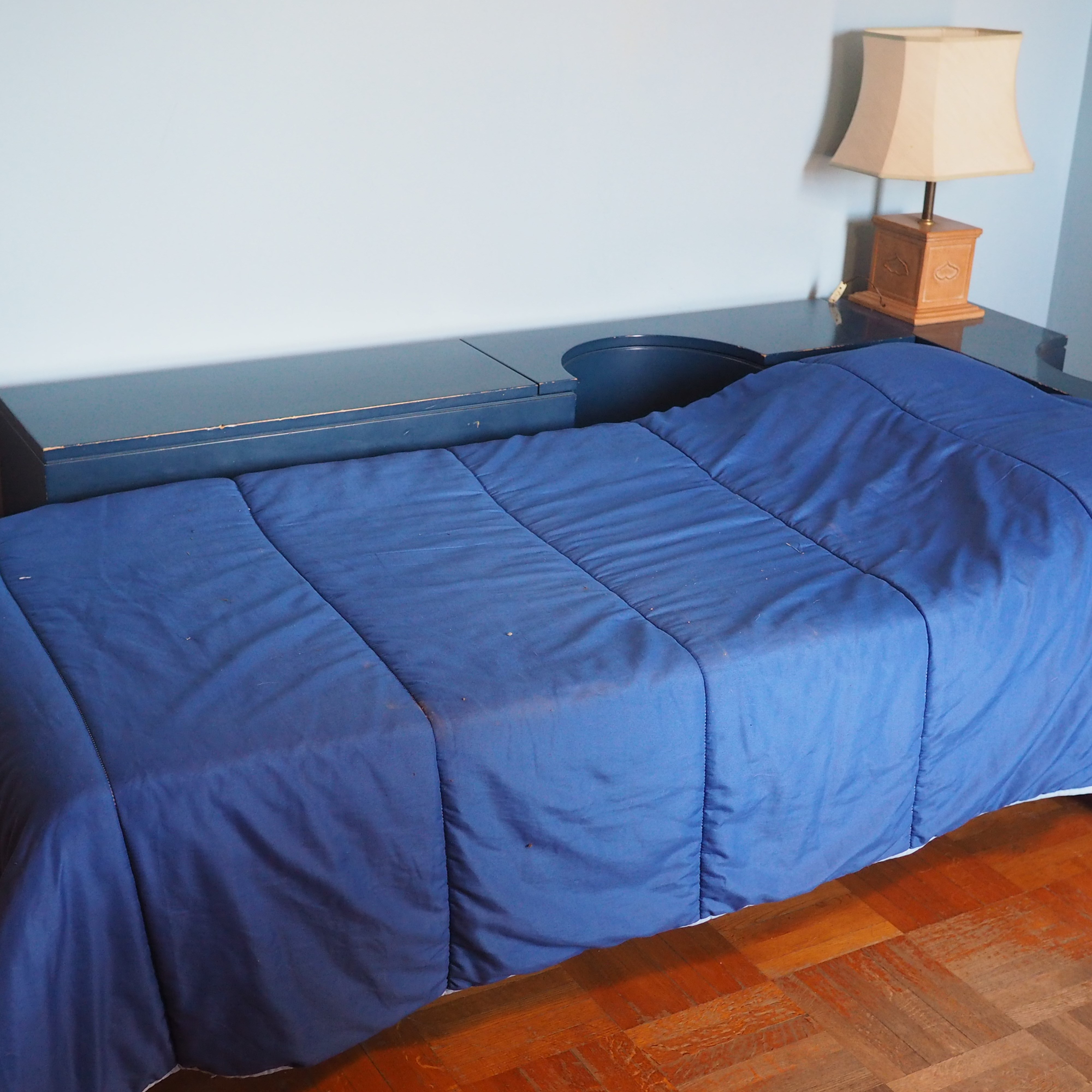 Camera da Letto in Legno a Lacca Blu di Designer
