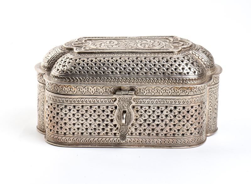 SCATOLA CON COPERCHIO IN ARGENTO