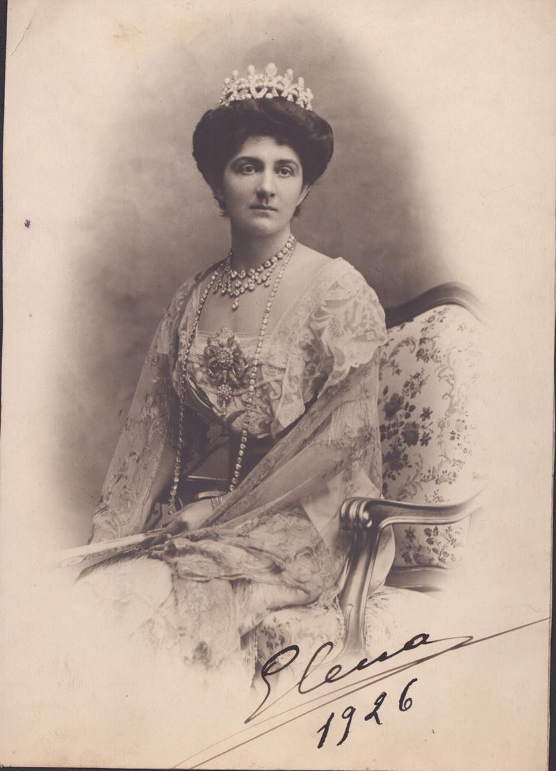 Foto Autografata della Regina Elena