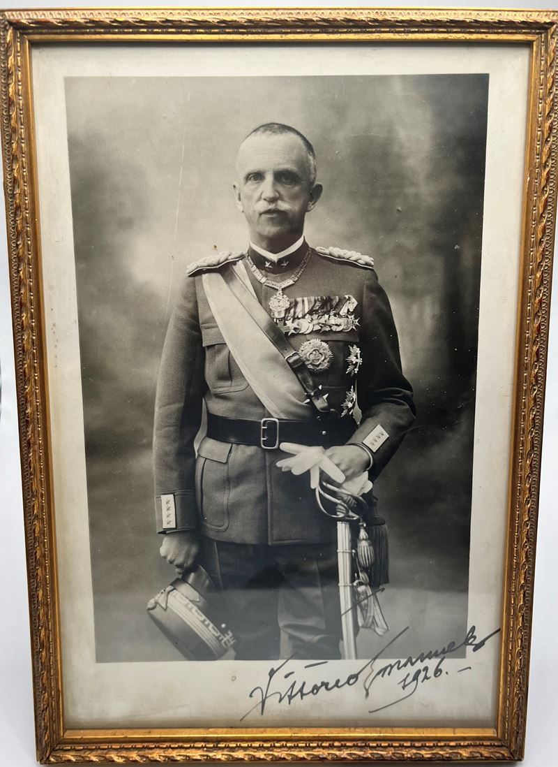 Foto con Firma di Vittorio Emanuele III