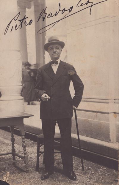 Foto con Firma di Pietro Badoglio