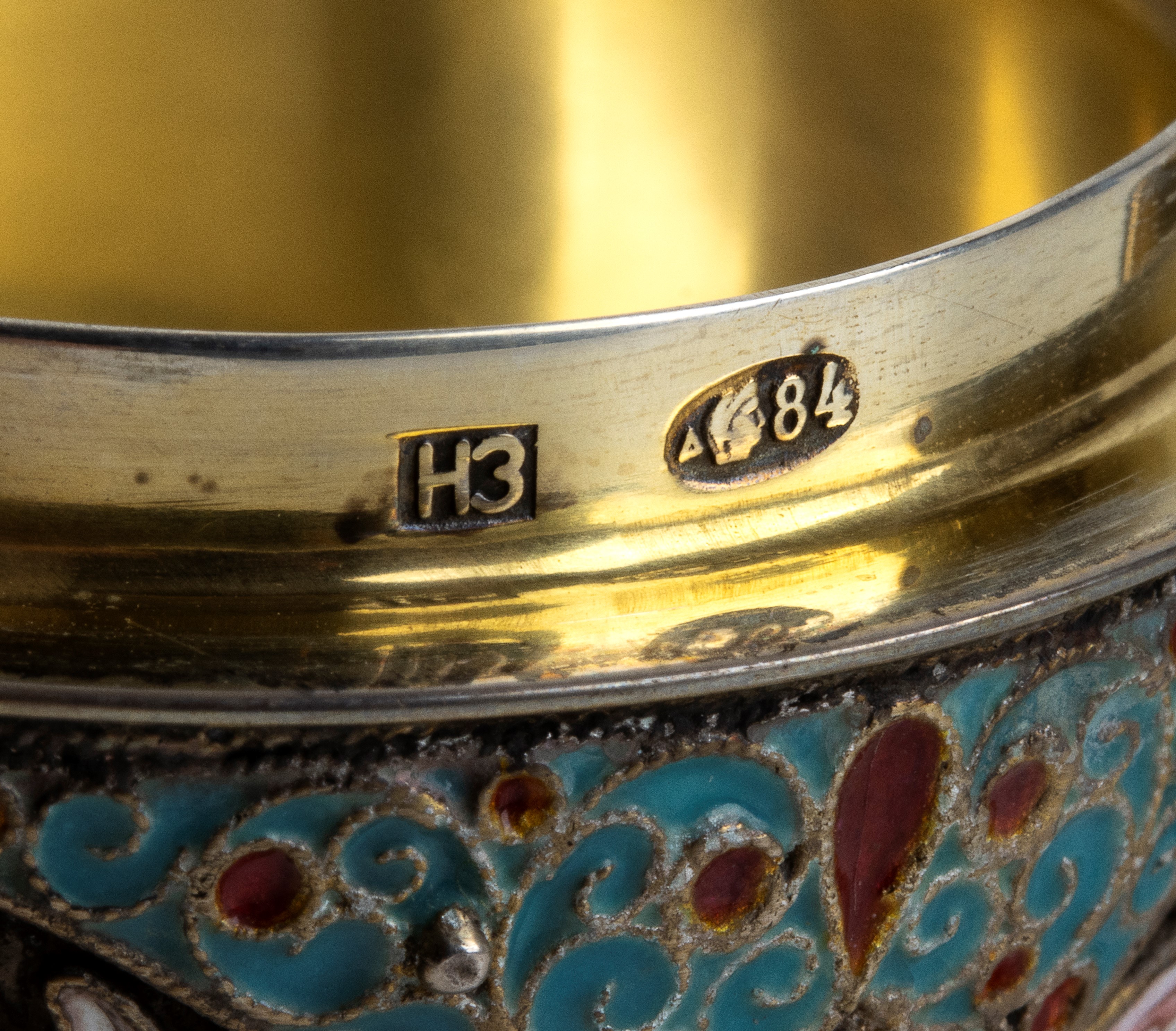 Uovo in Argento e Smalti Cloisonnè