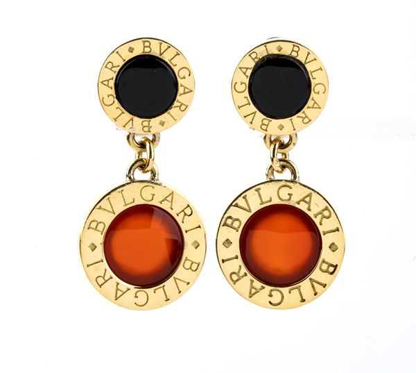BULGARI - BVLGARI-BVLGARI collection, gold pendant earrings with carnelian and onix