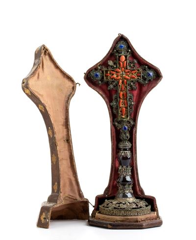 Croce Reliquiario in Argento e Corallo