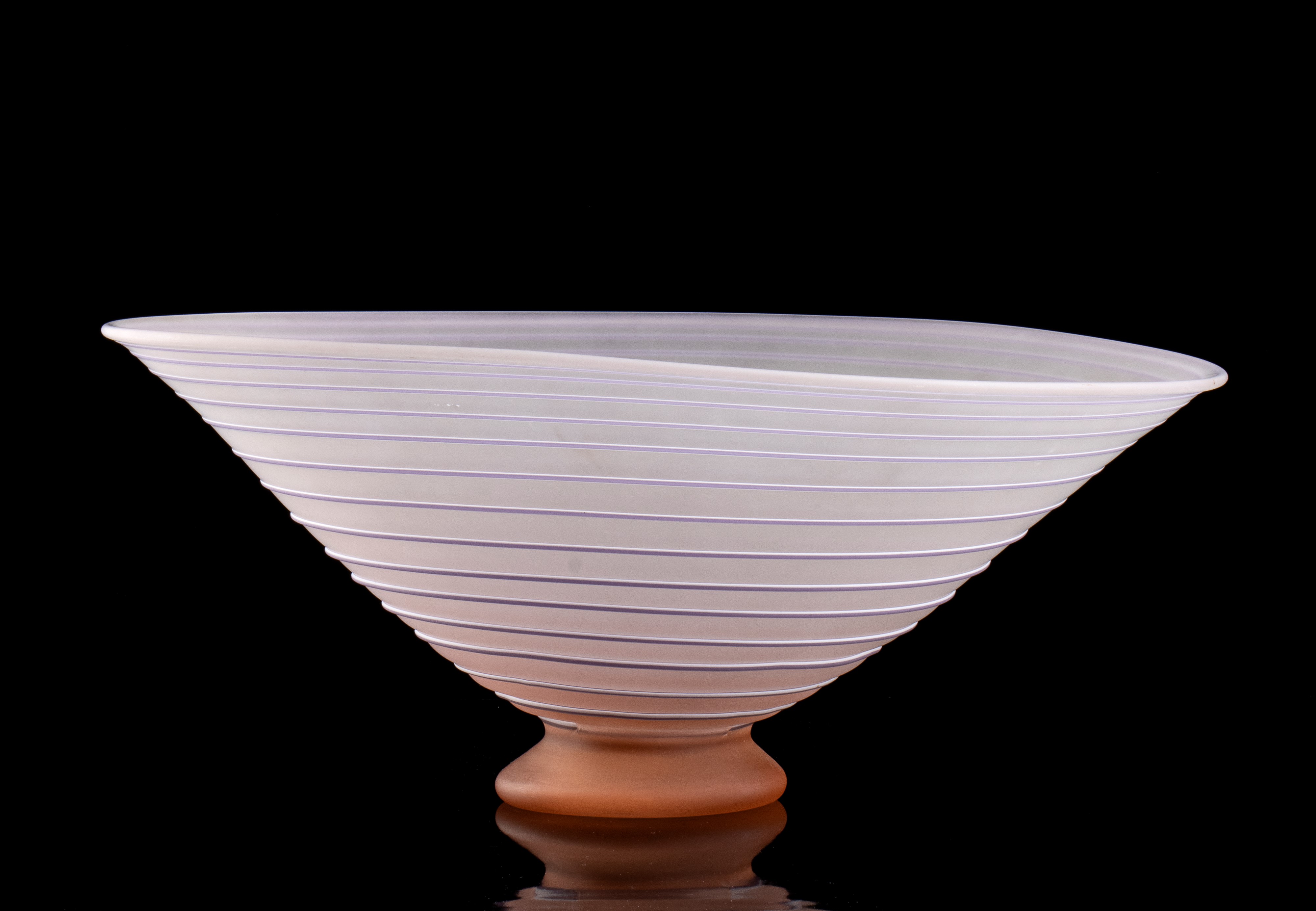 Centrotavola, vetro di Murano, rosa con motivo spiraliforme