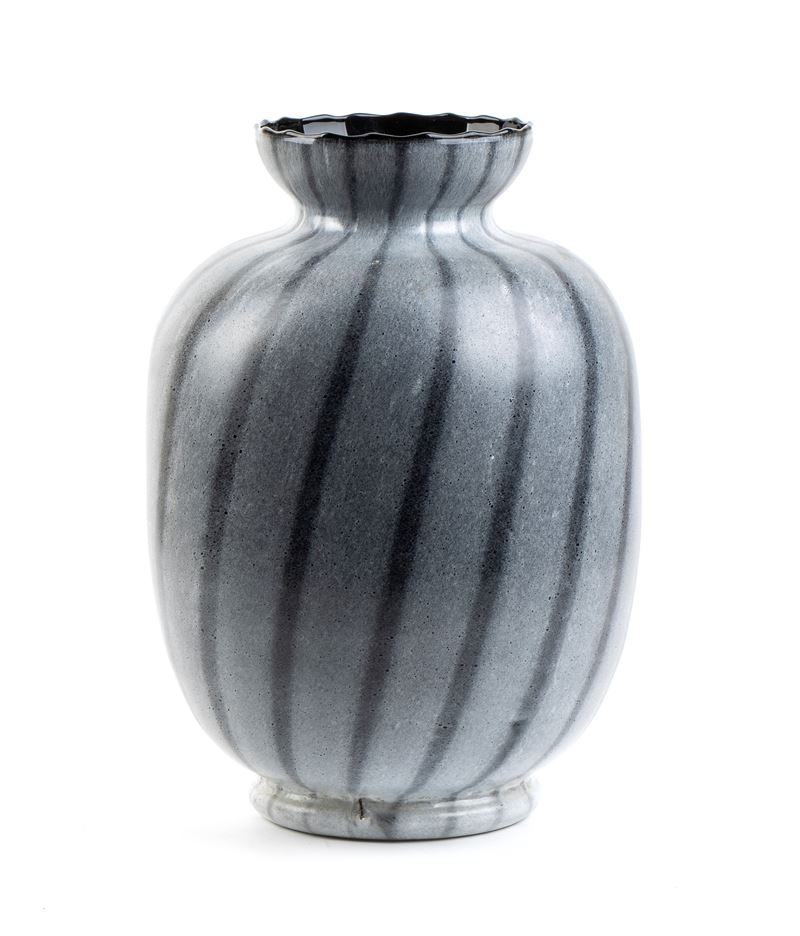 Vaso in vetro di Murano, grigio con striature scure, 31 x 20 cm