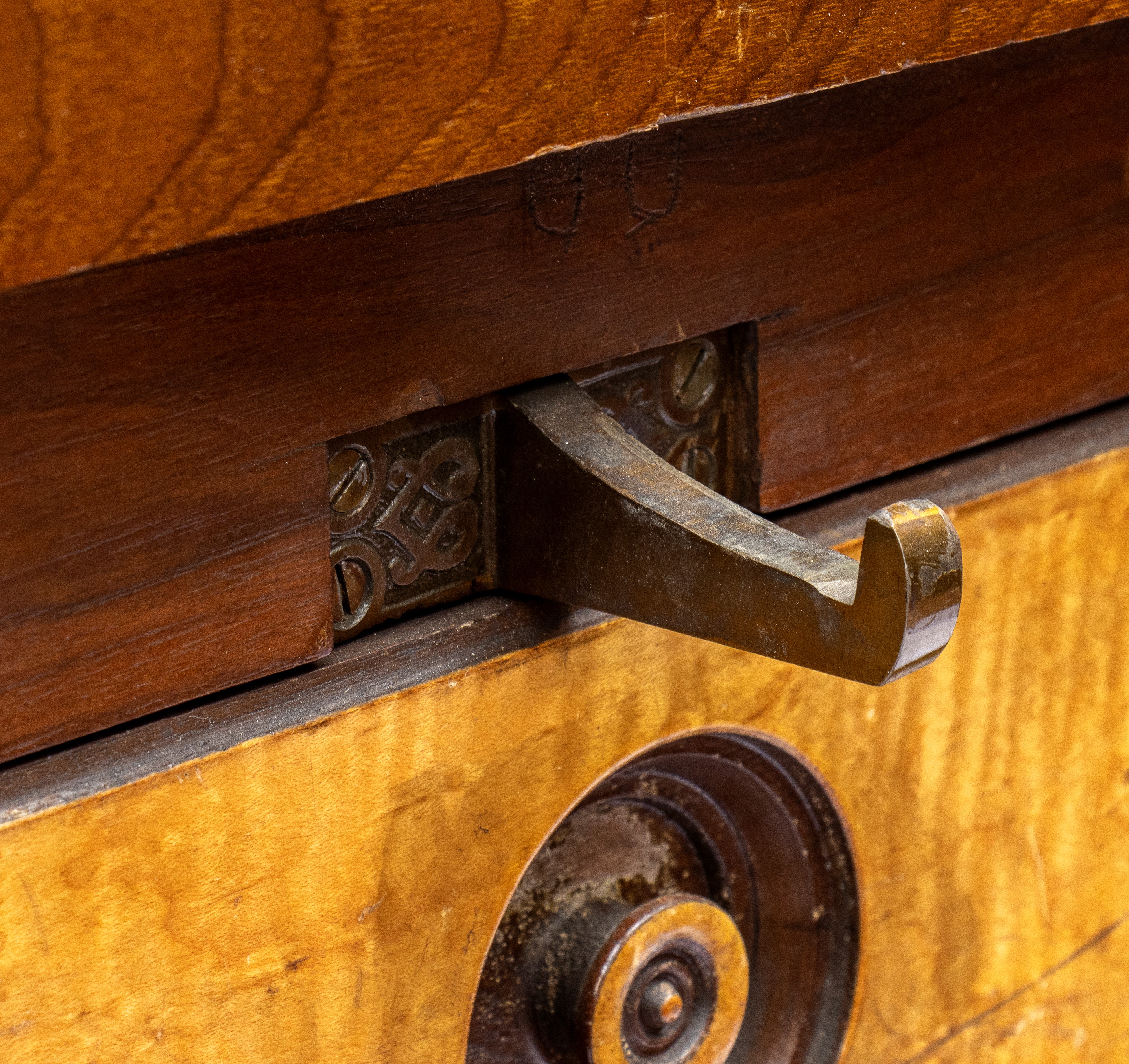 Wooton Desk Americano