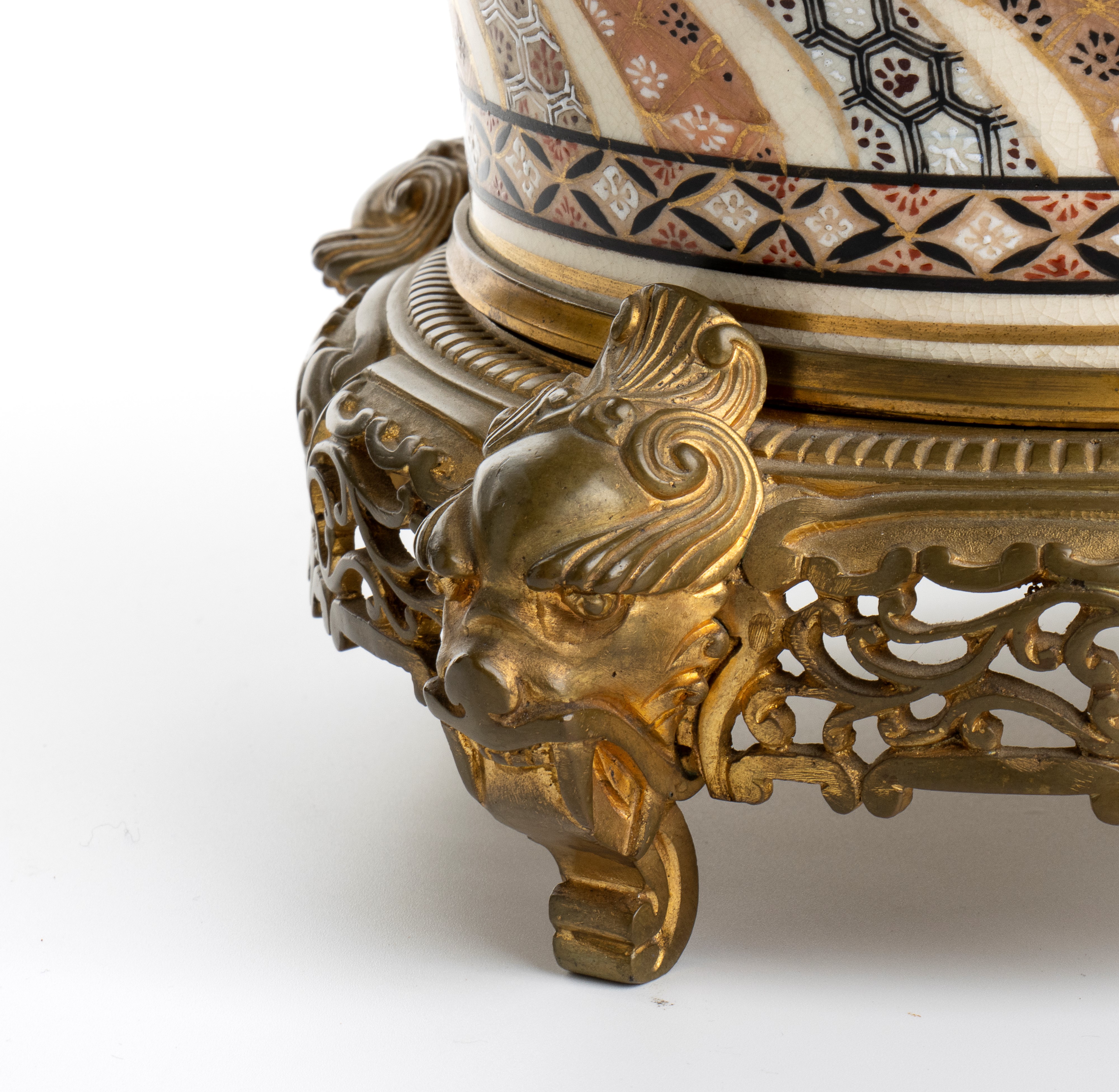 Vaso Giapponese Satsuma Montato su Bronzo Francese