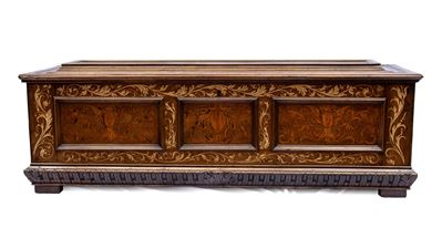Cassone Nuziale in Legno di Noce