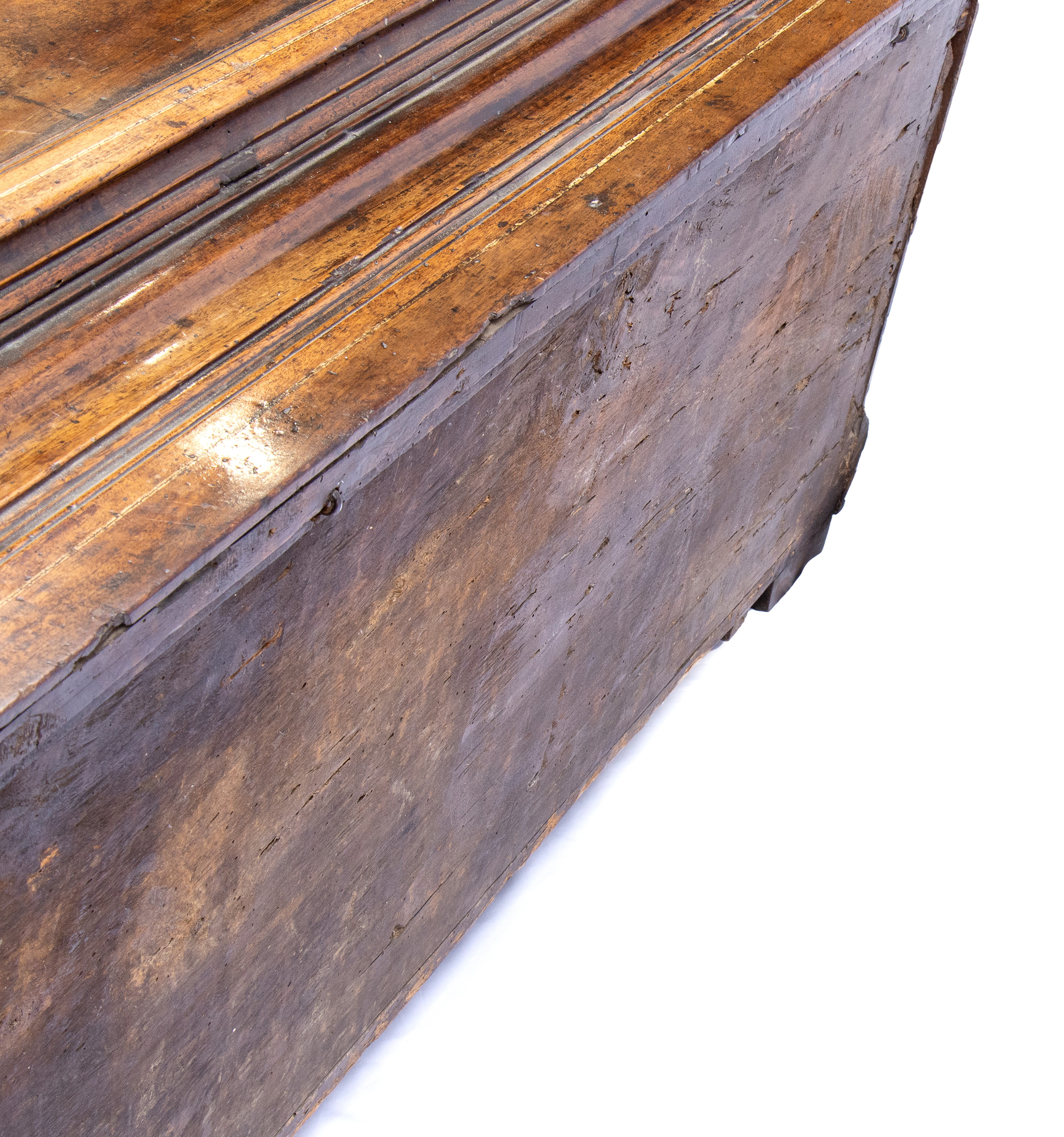 Cassone Nuziale in Legno di Noce
