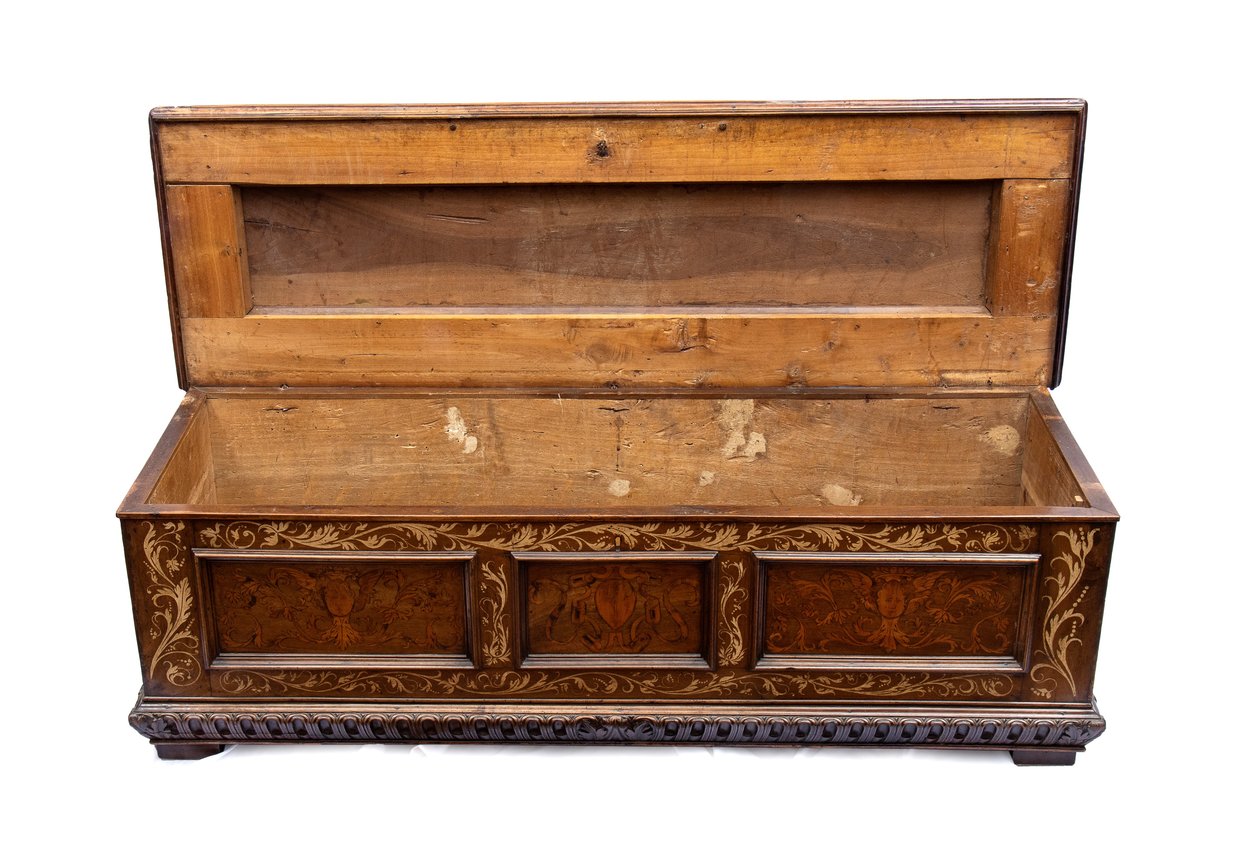 Cassone Nuziale in Legno di Noce