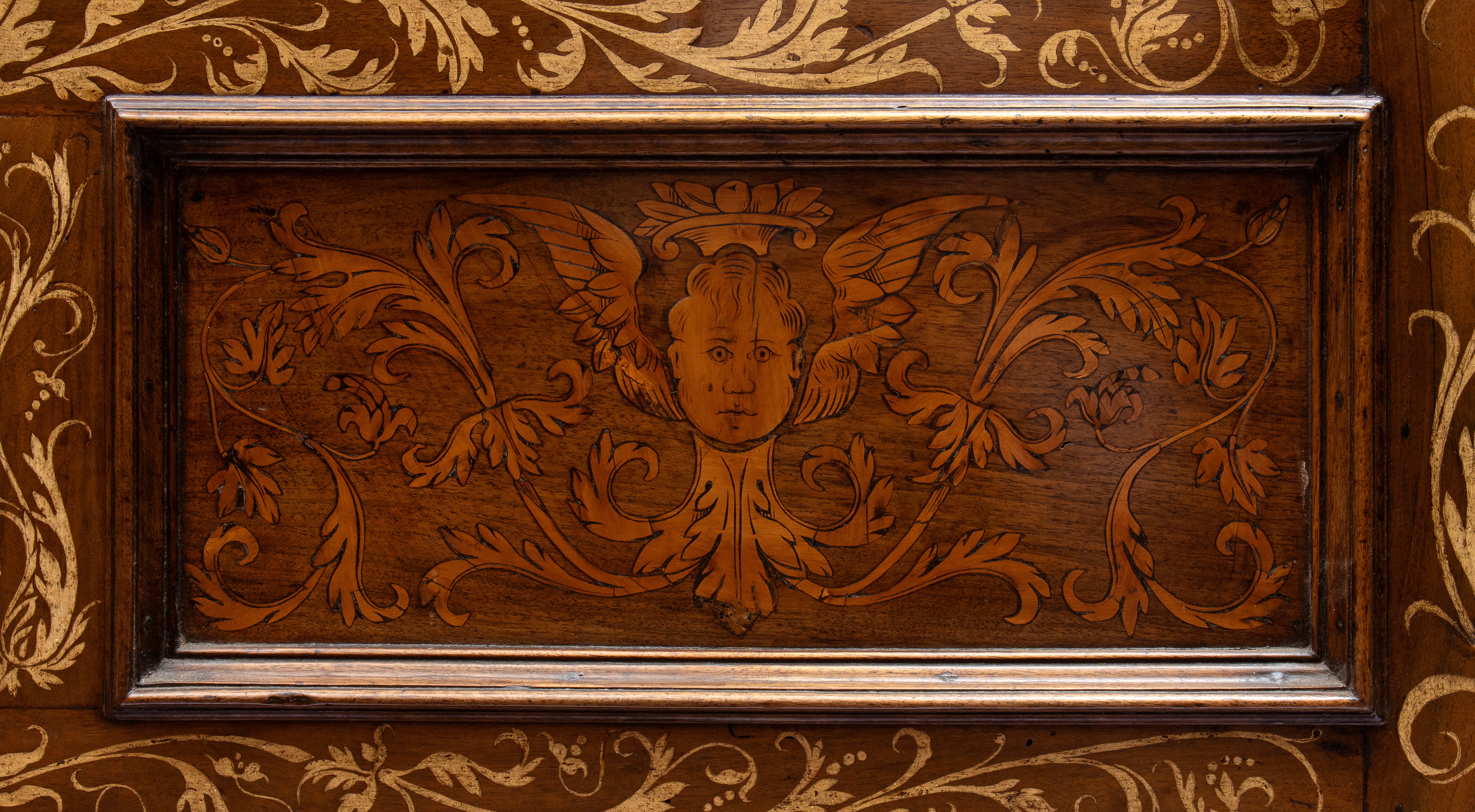 Cassone Nuziale in Legno di Noce