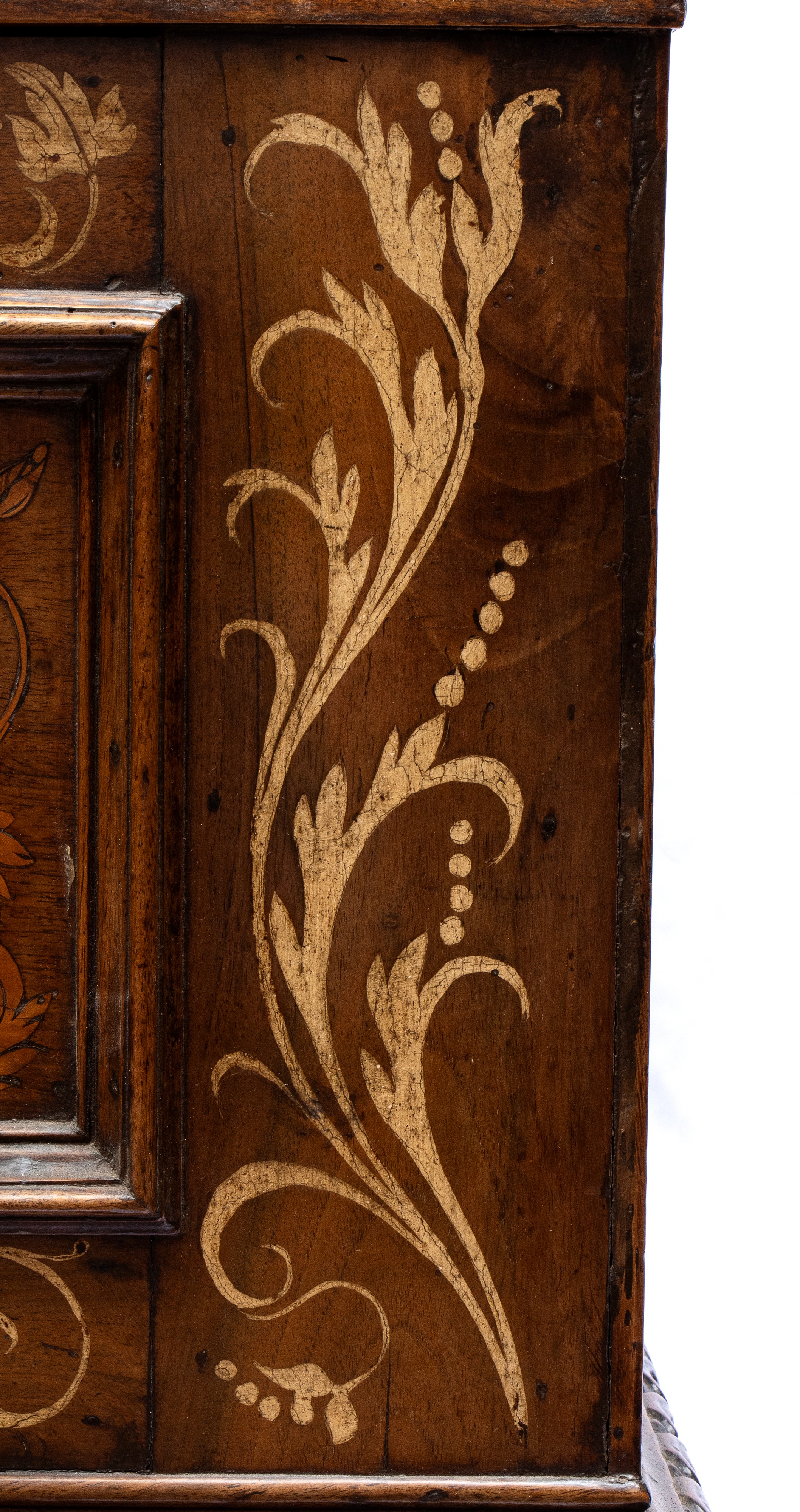 Cassone Nuziale in Legno di Noce