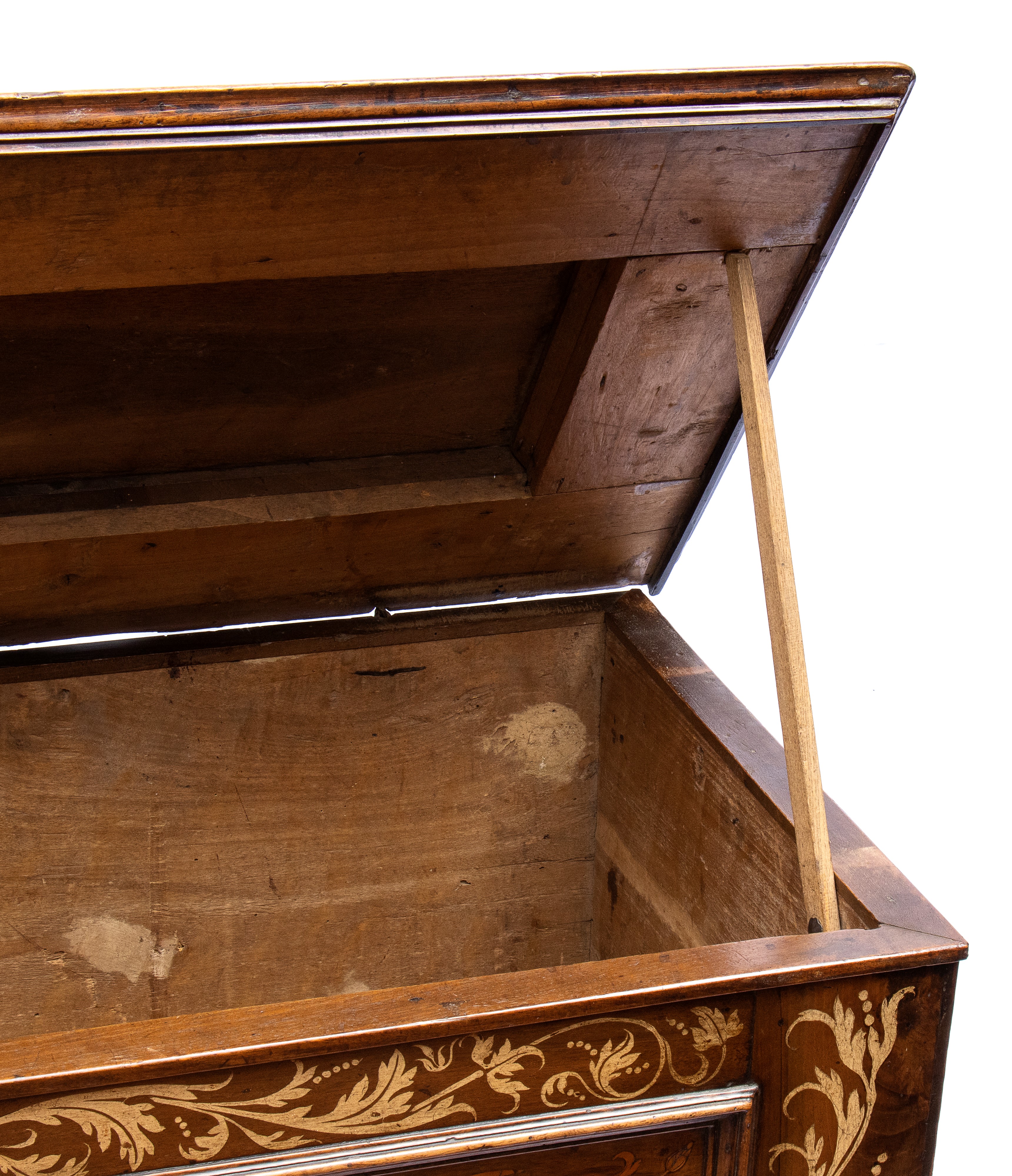 Cassone Nuziale in Legno di Noce