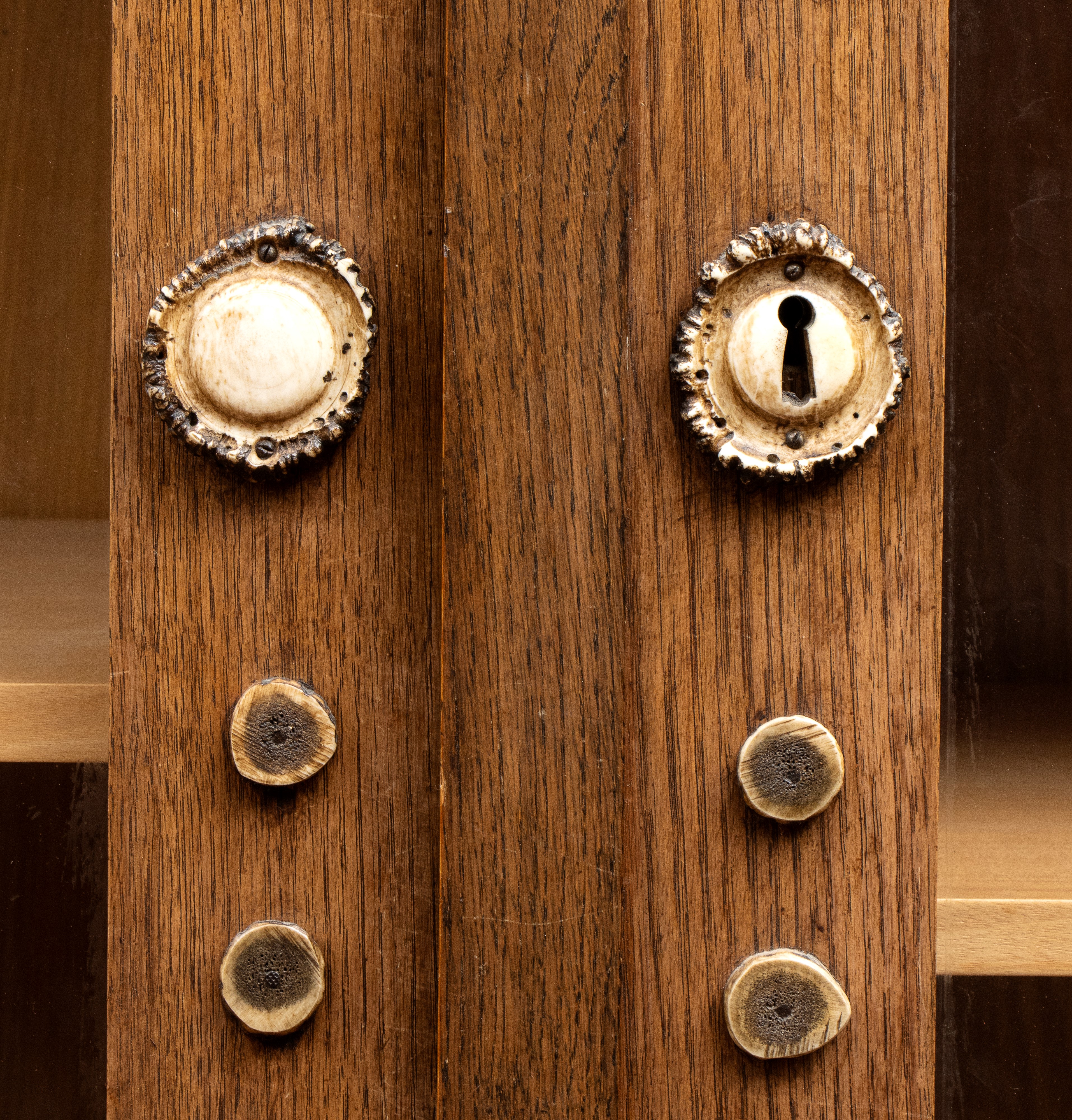 Credenza Foresta Nera Tedesca con Corna Cervo