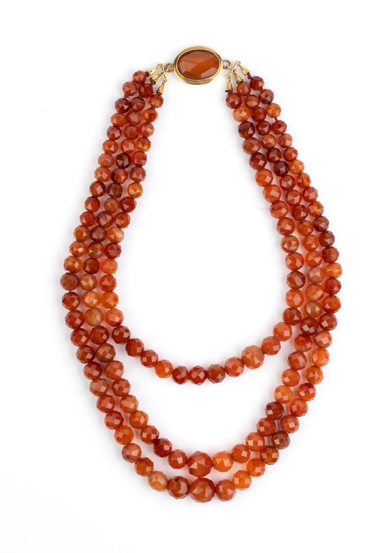 Collana in oro con corniola