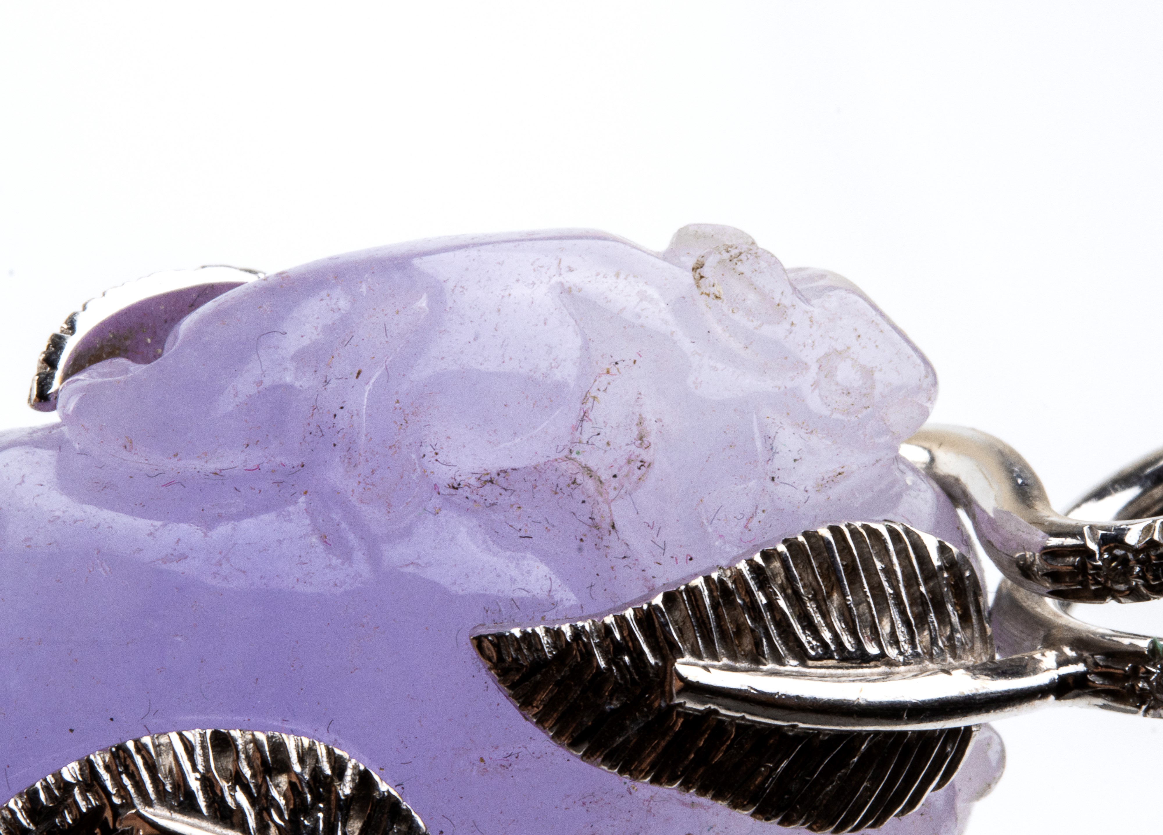 Pendente in oro con diamanti e giada lavanda