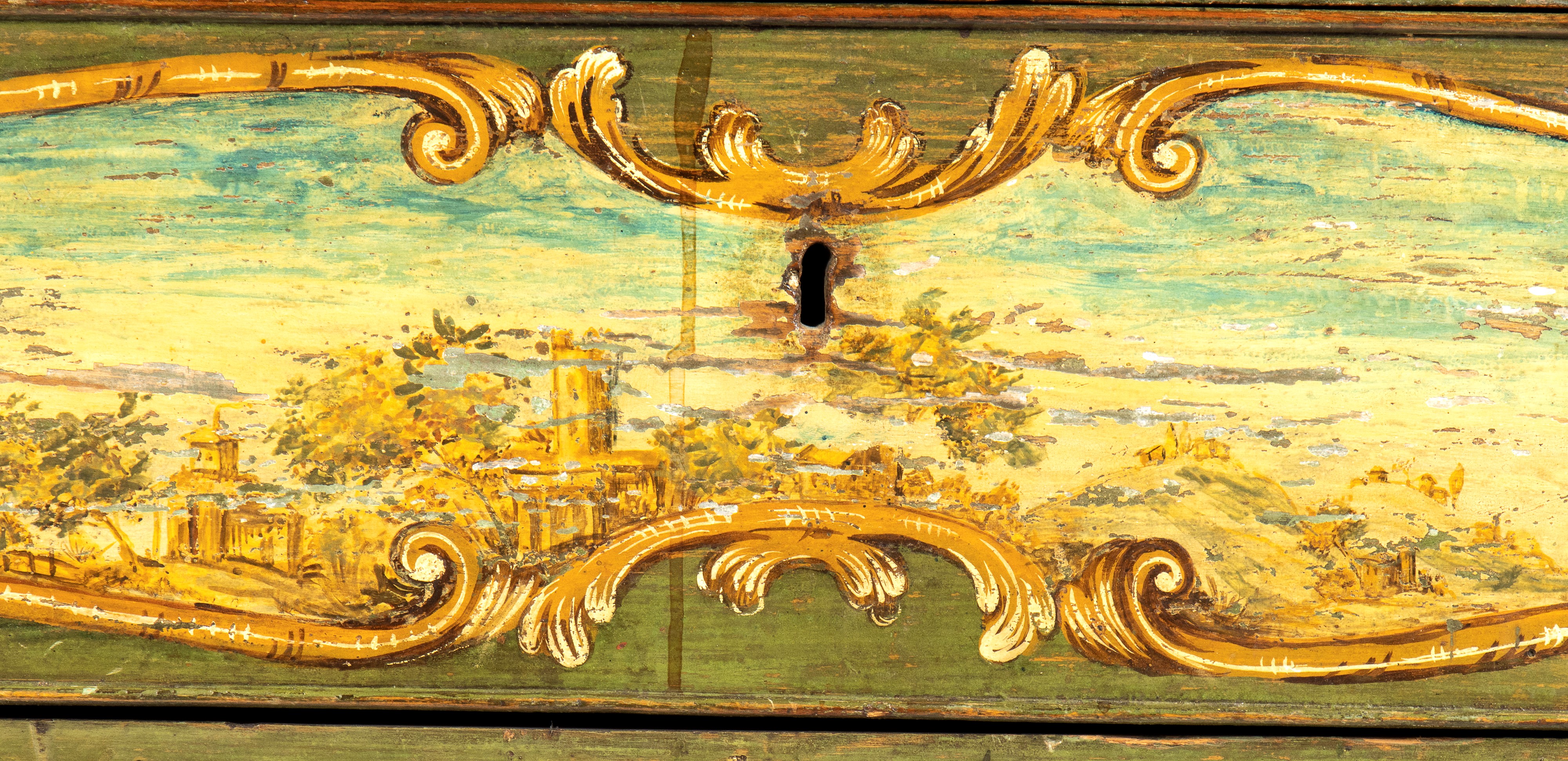 Comò italiano laccato Luigi XV