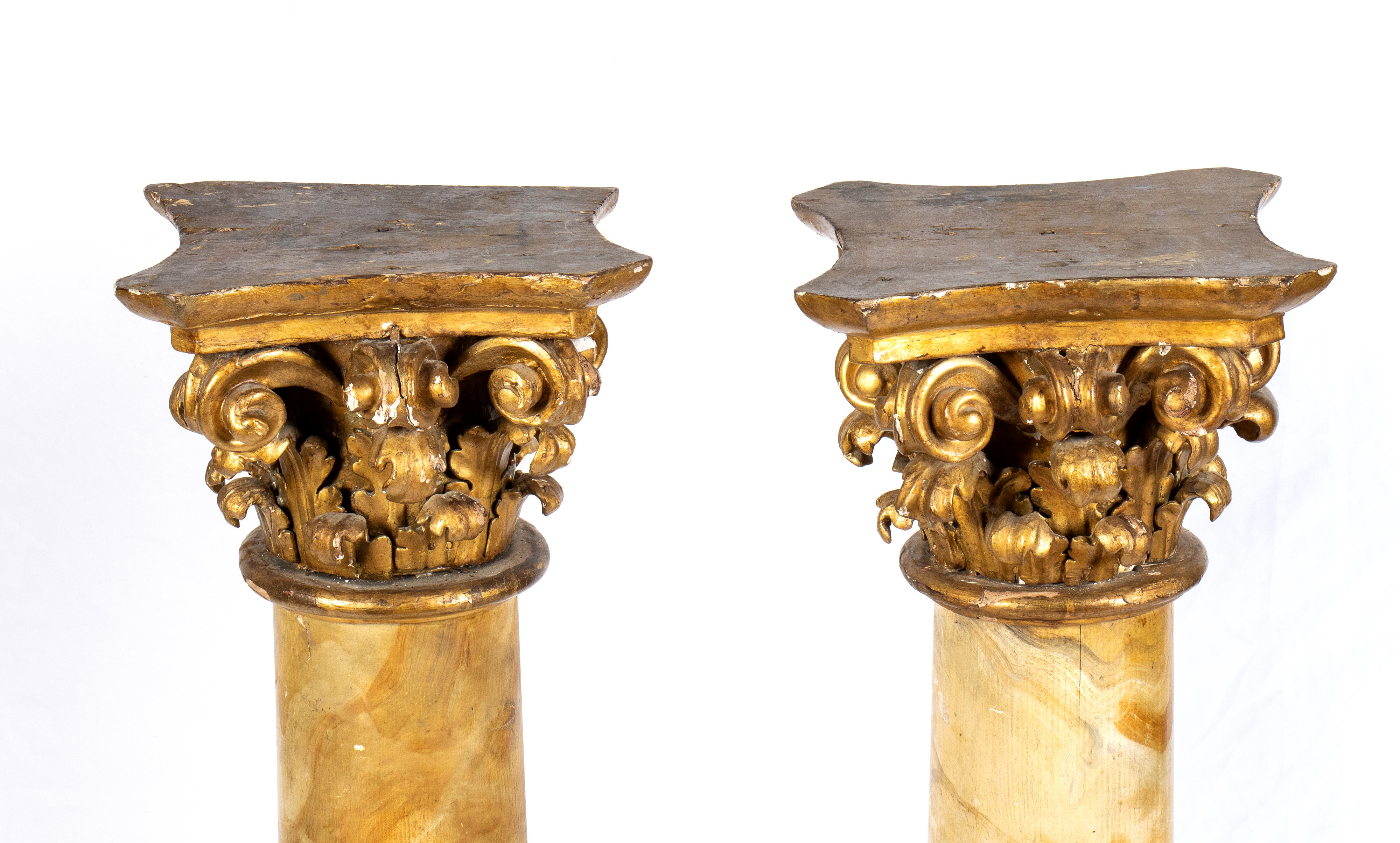 Coppia di Colonne Italiane in Legno Dorate, Luigi XVI