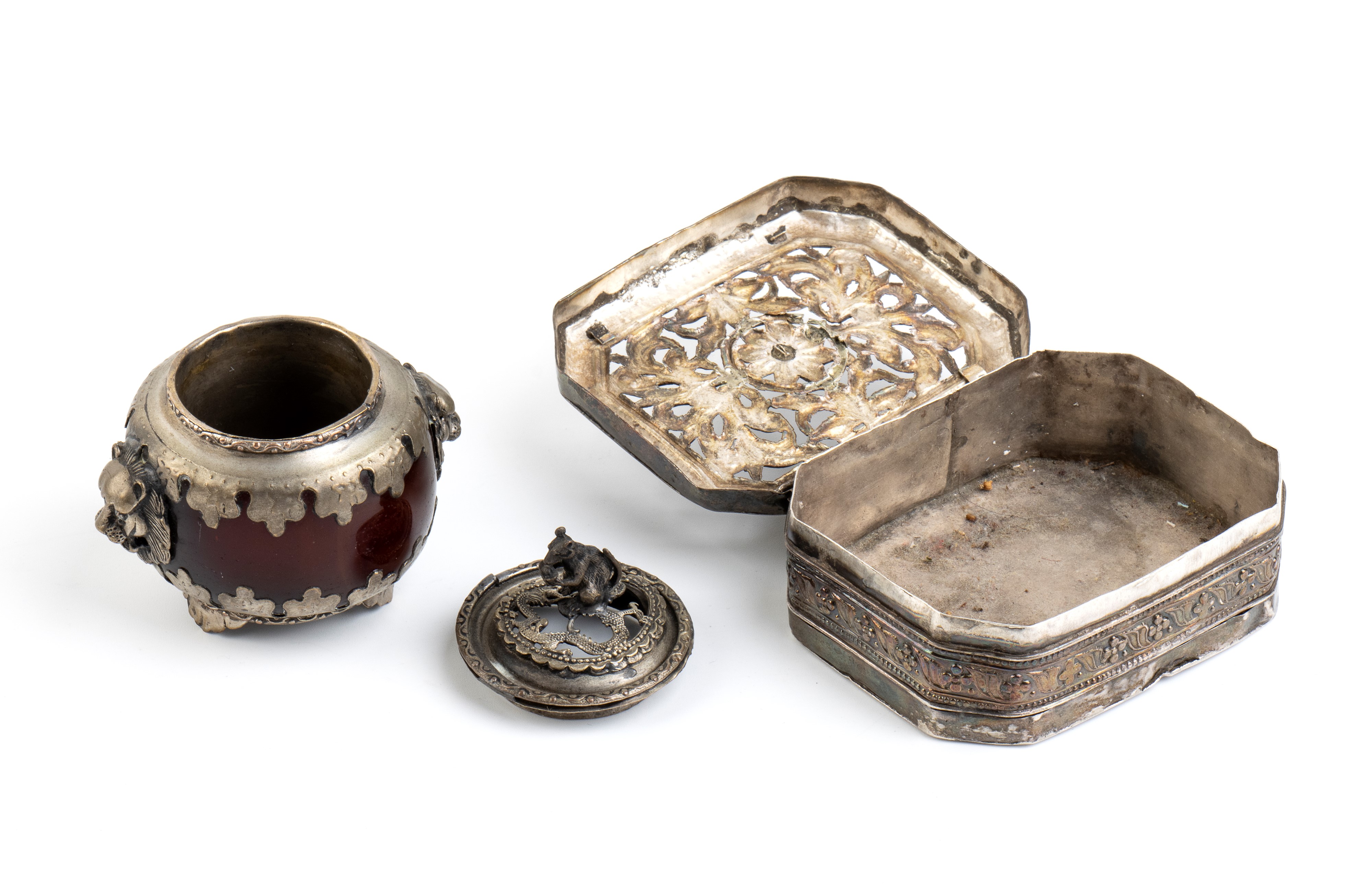 DUE CONTENITORI IN ARGENTO