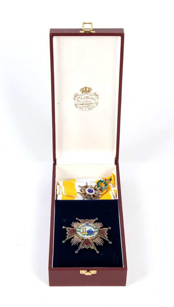 Spain, Francisco Franco age, Order of Isabella, grand'Officer's set, cased