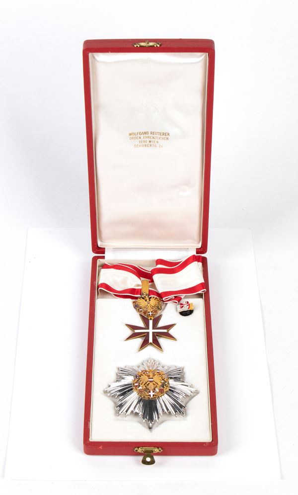 Austrian Republic, an Order of Merit, Grand Officer's set, cased