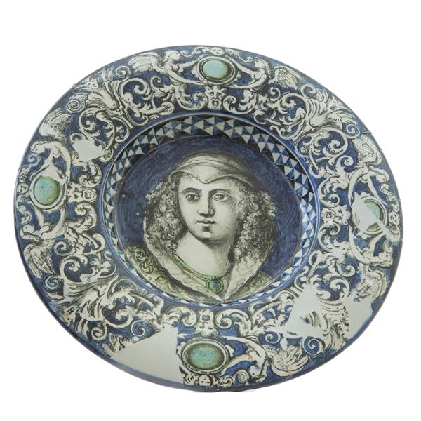 Ceramic plate 