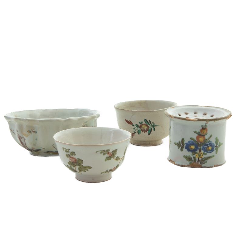 Lotto di Quattro Ceramiche Policrome Composte Da: