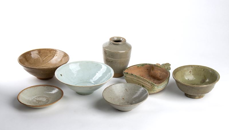 SEI CIOTOLE E UN VASETTO IN CERAMICA