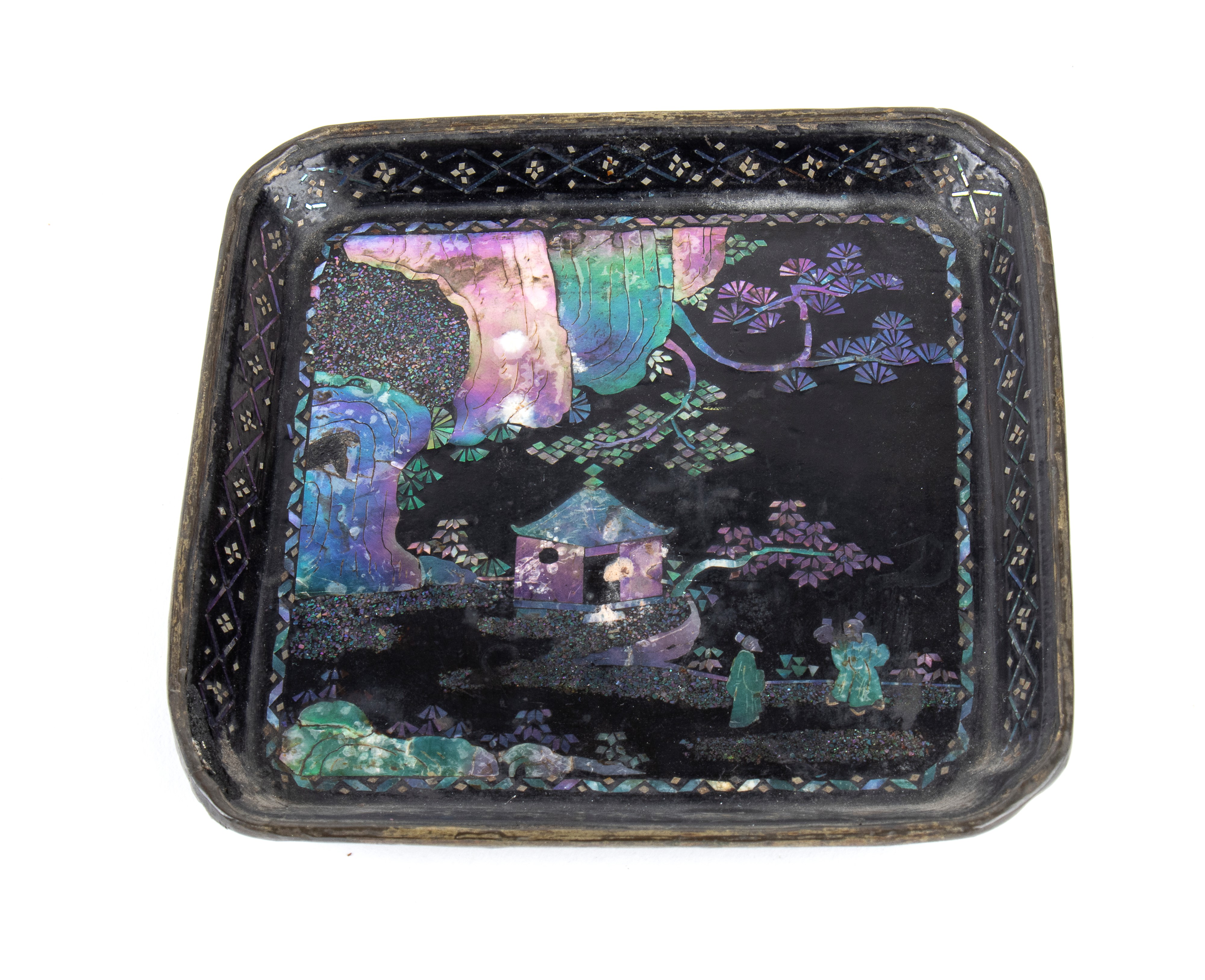 QUATTRO PICCOLI VASSOI IN LACCA BURGAUTÉ