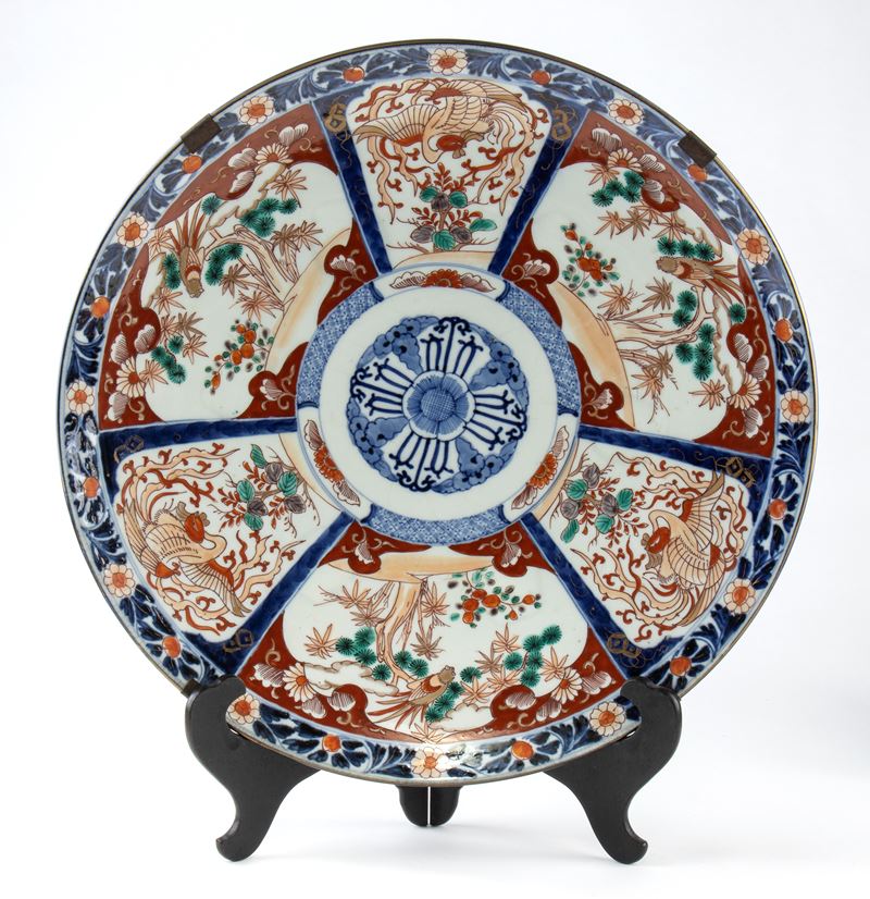 GRANDE PIATTO IN PORCELLANA 'IMARI'