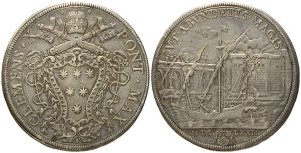 STATO PONTIFICIO. Roma. Clemente X (1670 - 1676). Piastra 1672 "porto di Civitavecchia". Ag (31,58 g; 43,7 mm)  - Asta Monete e medaglie medievali e moderne italiane ed estere - Bertolami Fine Art - Casa d'Aste