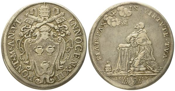 STATO PONTIFICIO. Roma. Innocenzo XII (1691 - 1700). Mezza piastra 1697 "Papa inginocchiato". Ag (15,85 g; 38,5 mm)