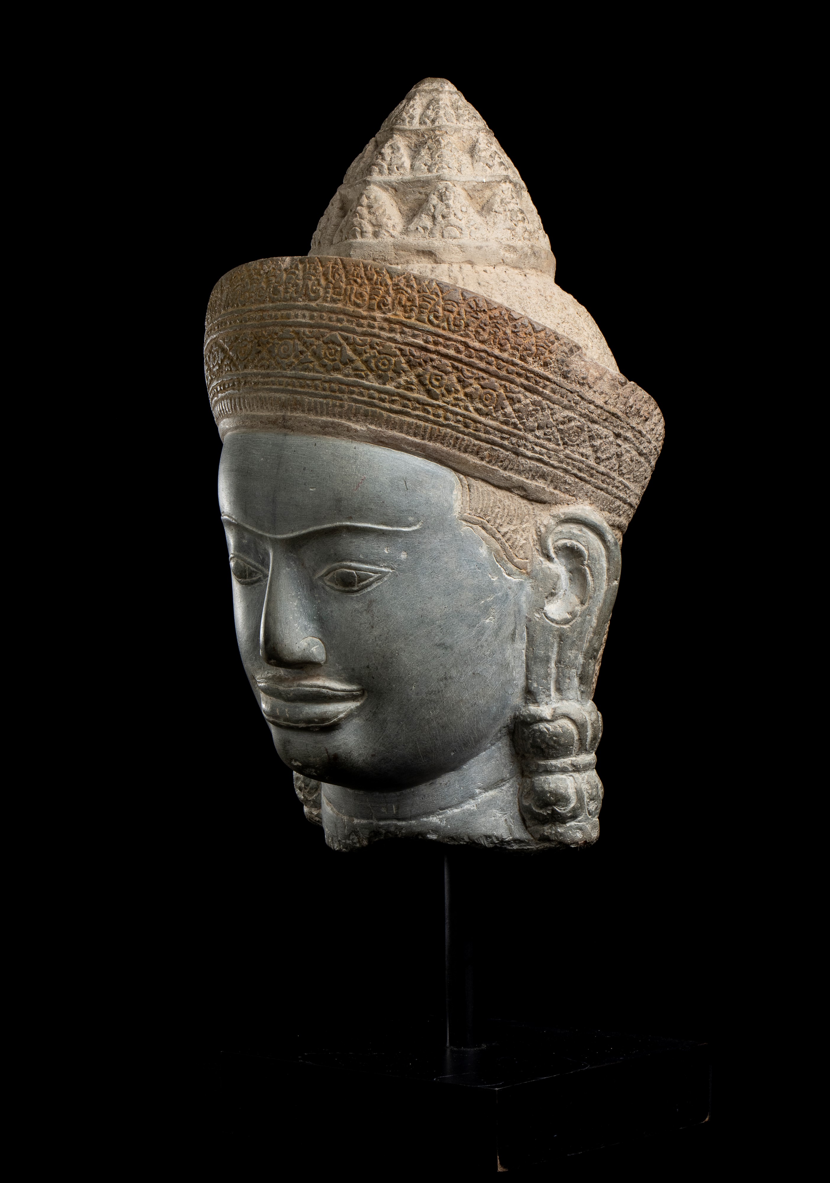 MONUMENTALE TESTA DI DIVINITA' IN PIETRA