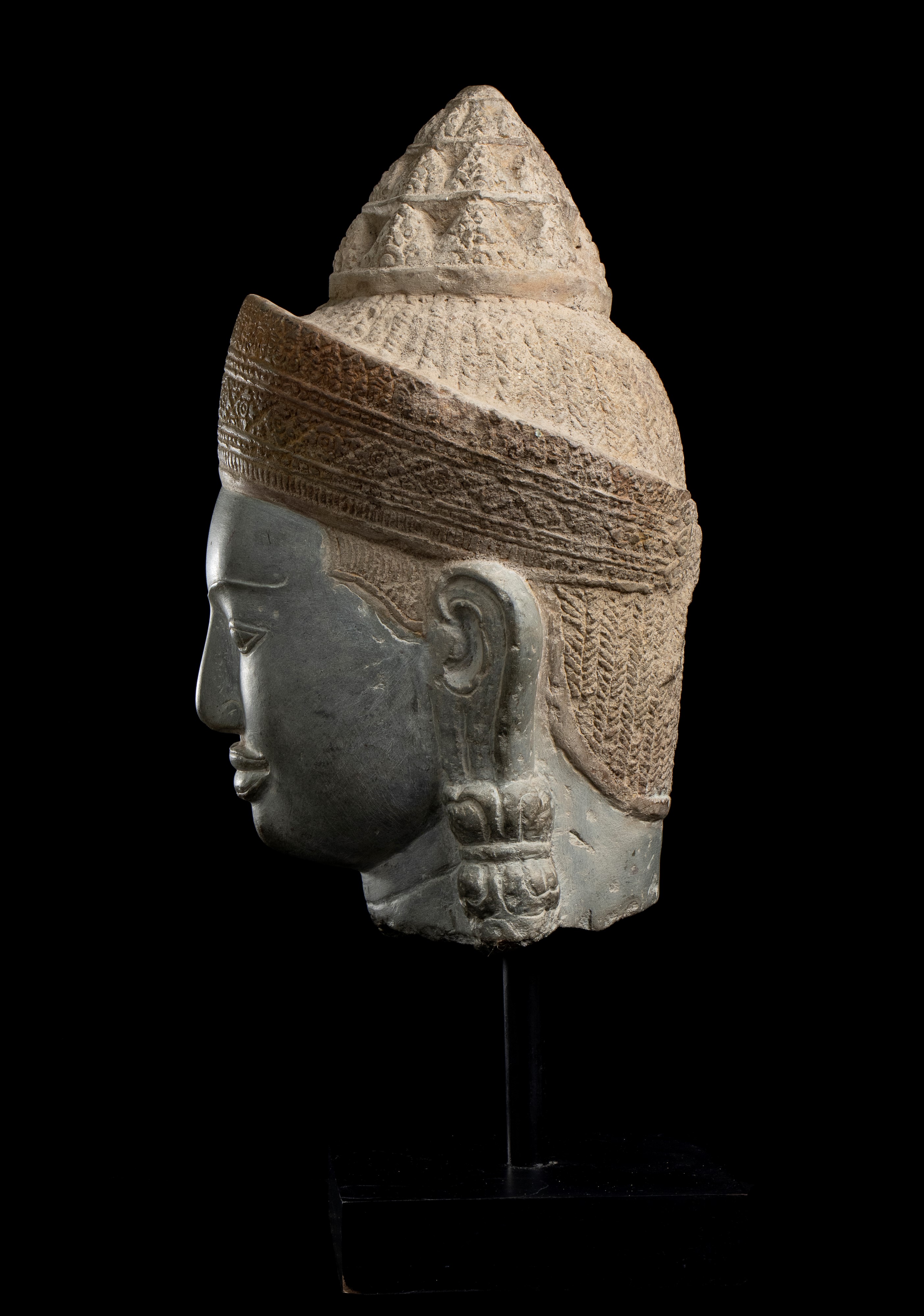 MONUMENTALE TESTA DI DIVINITA' IN PIETRA