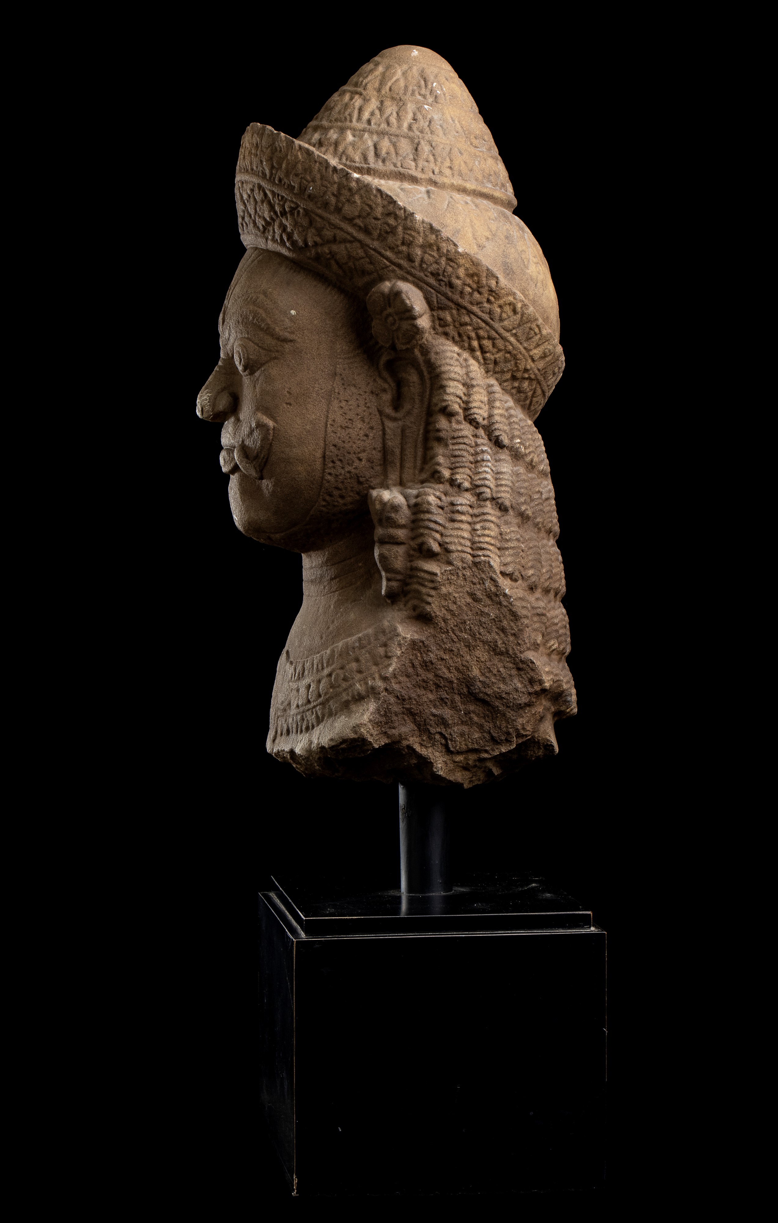 MONUMENTALE TESTA DI DIVINITA' IN PIETRA