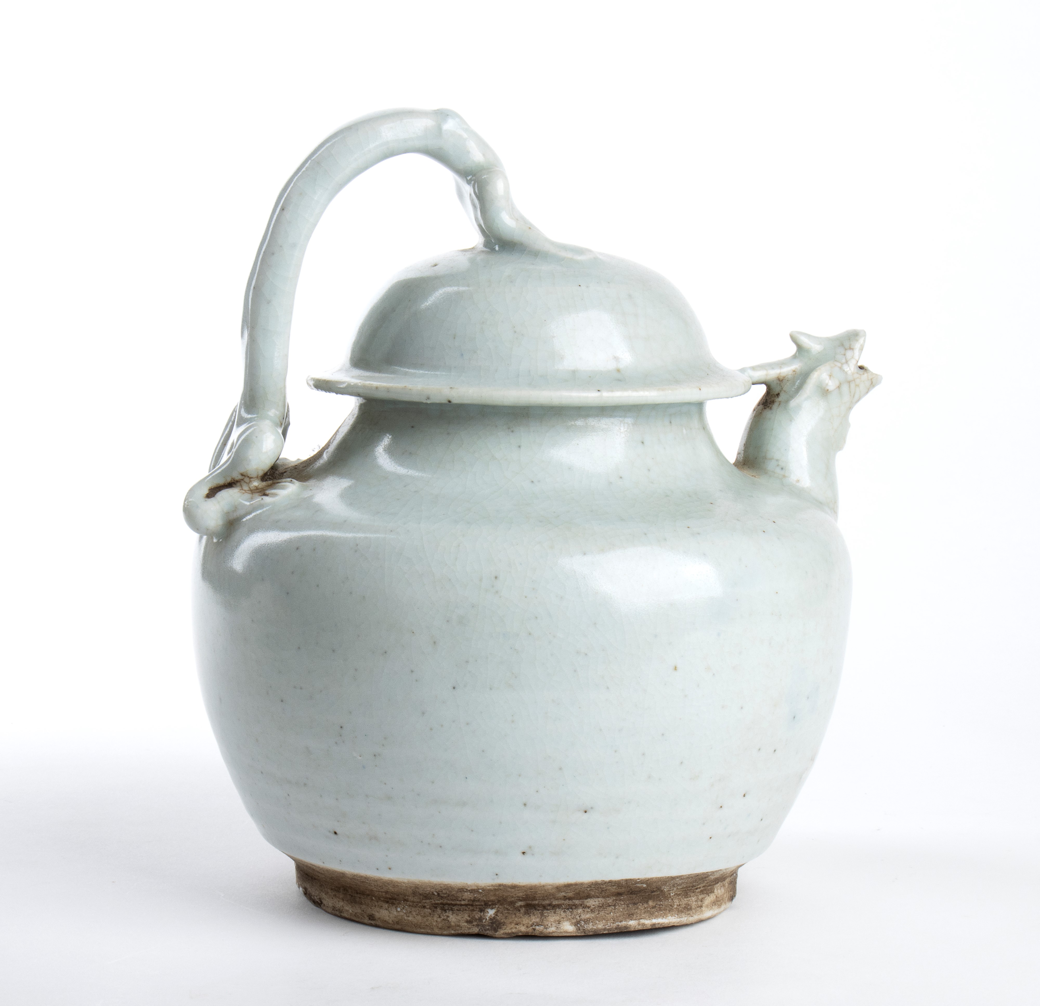 VERSATOIO IN PORCELLANA CON INVETRIATURA QINGBAI