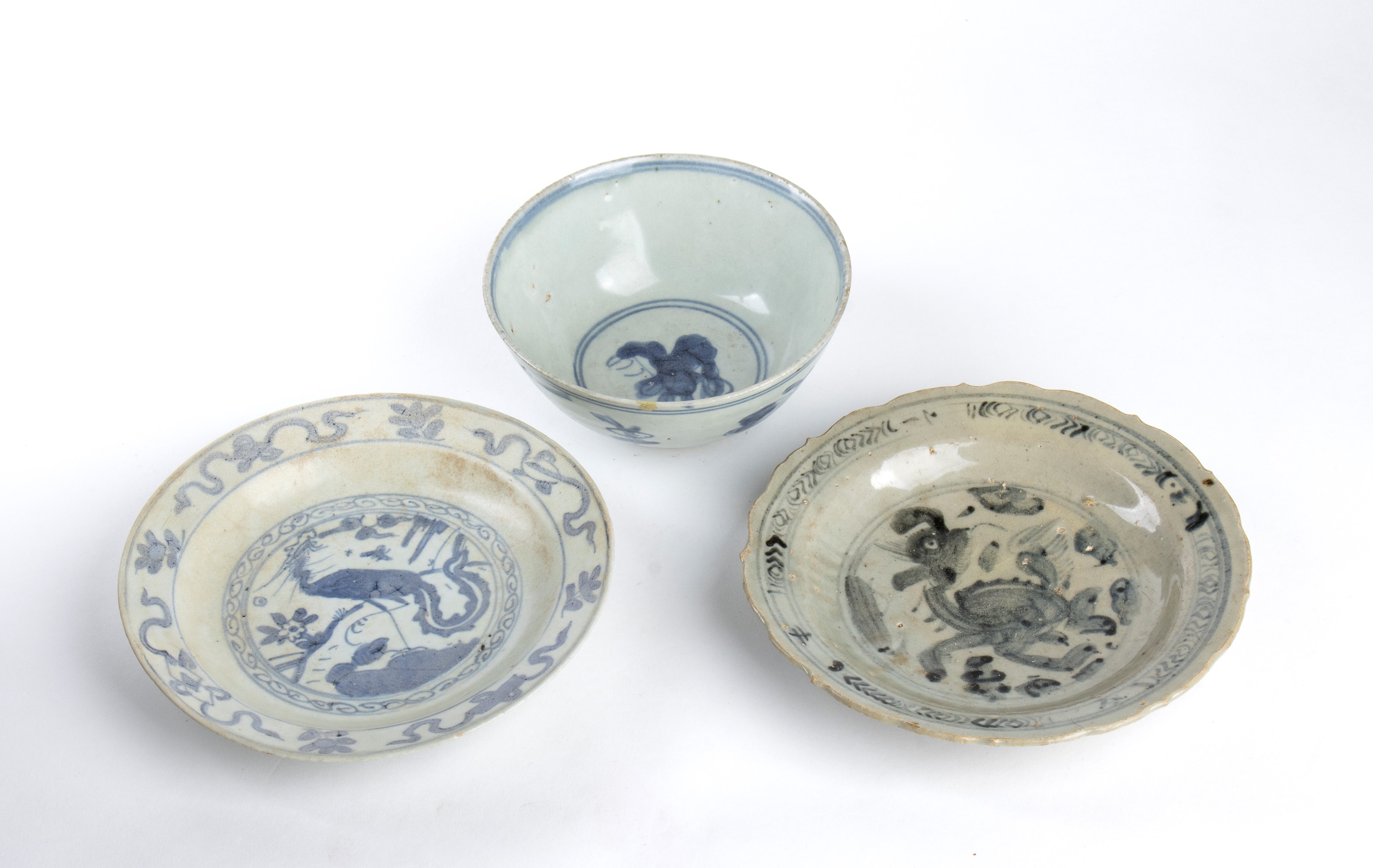 DUE PIATTINI E UNA CIOTOLA IN PORCELLANA 'BIANCO E BLU'