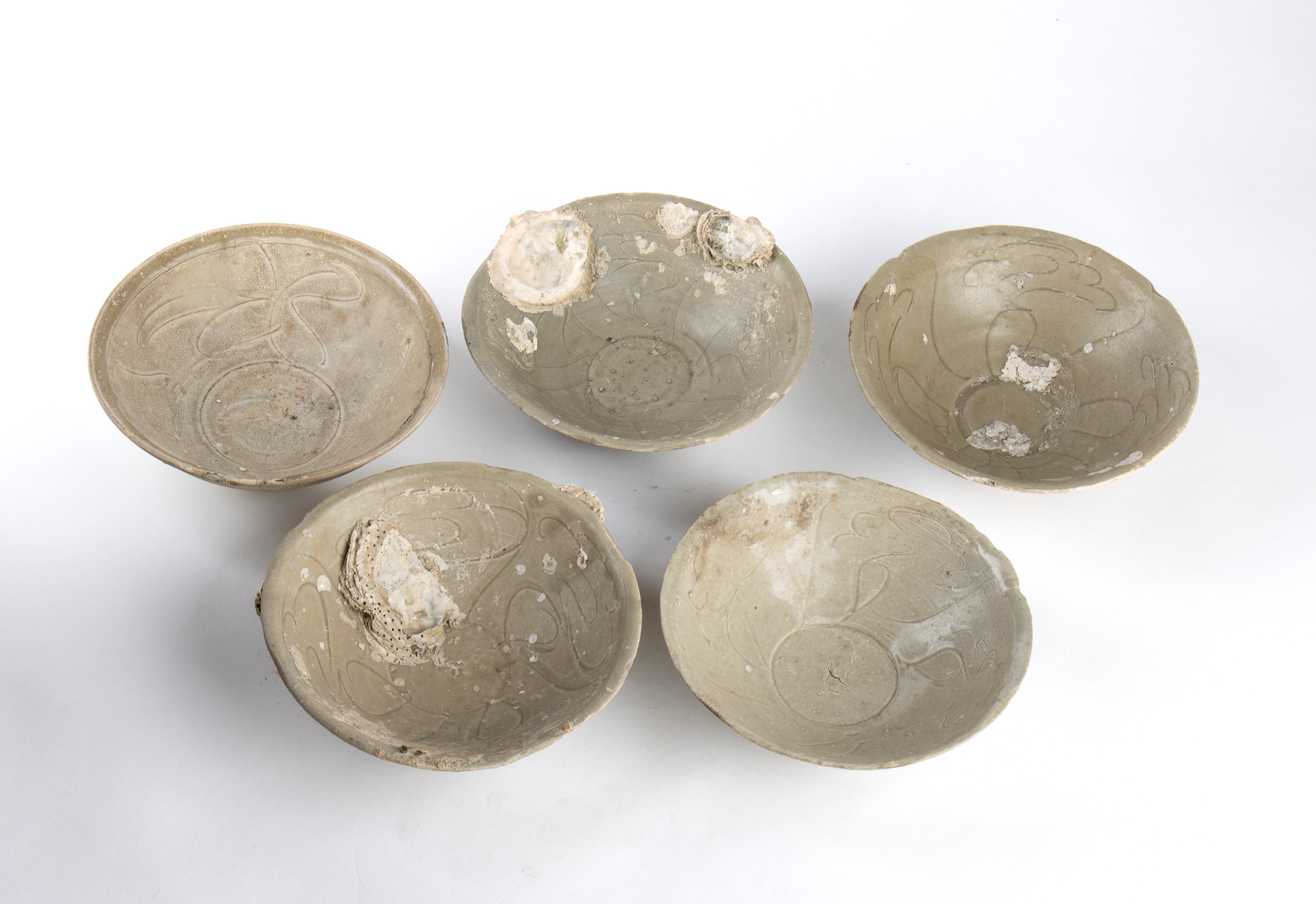 CINQUE CIOTOLE IN CERAMICA CON INVETRIATURA CÉLADON