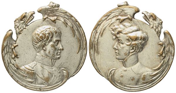 FRANCIA. Napoleone. Medaglia per la rappresentazione della opera teatrale "L'Aiglon" con Sarah Bernhardt , attrice che impersonava il figlio di Napoleone. Creata con due lamine unite. Ae Argentato; 21,49gr; 35mm; Appiccagnolo portativo rimosso.