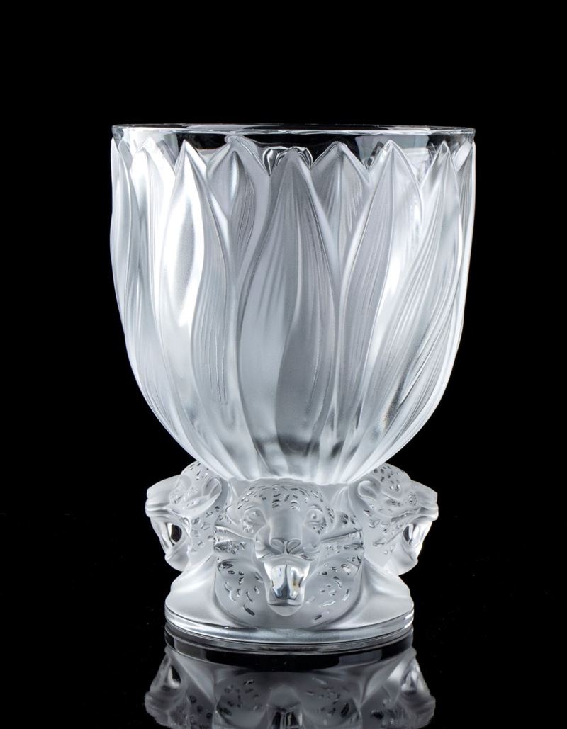 René Lalique Ay, 1860 - Parigi, 1945 - Vaso Francese "giaguari a Tre Teste"