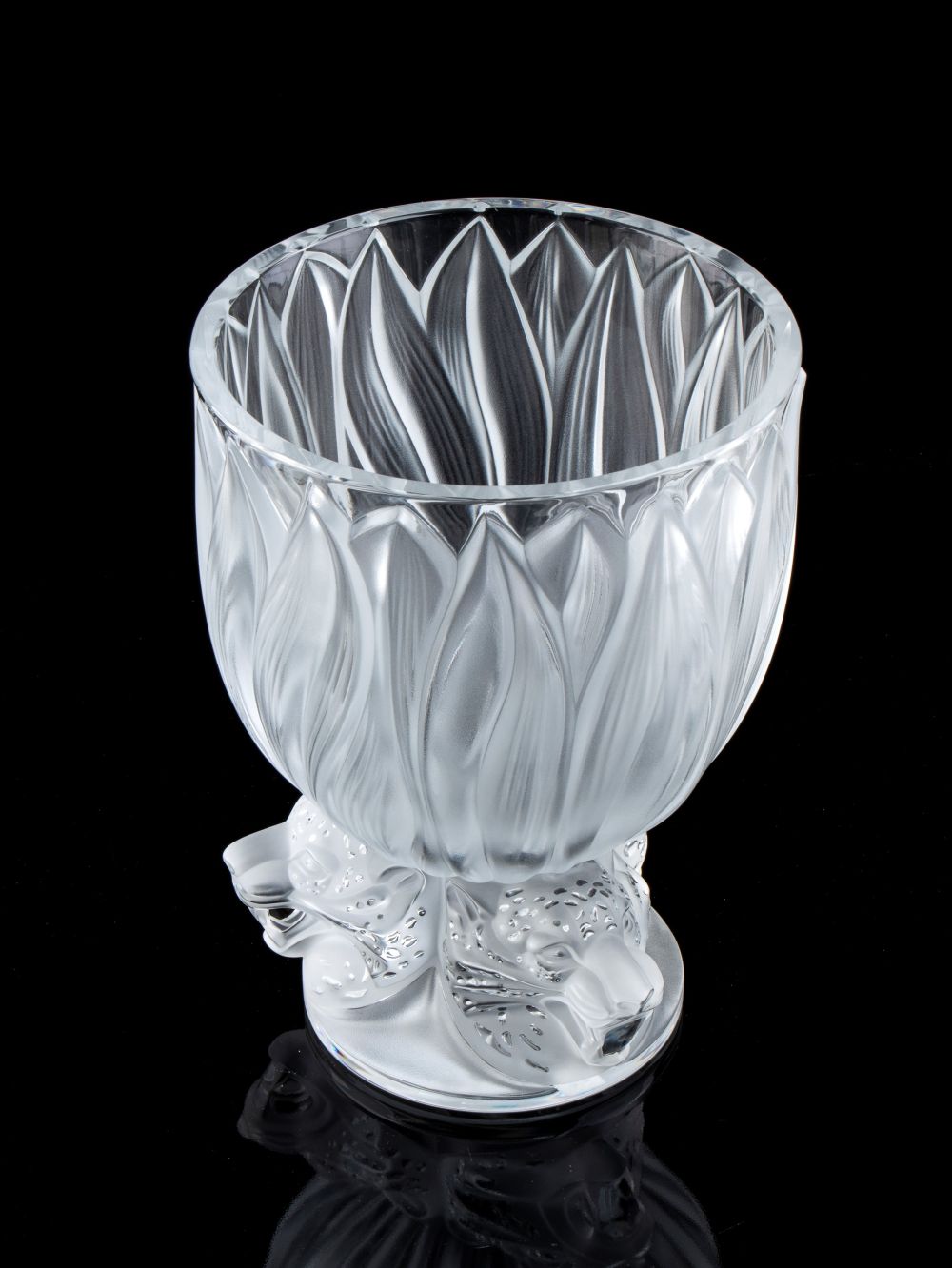 René Lalique Ay, 1860 - Parigi, 1945 - Vaso Francese "giaguari a Tre Teste"